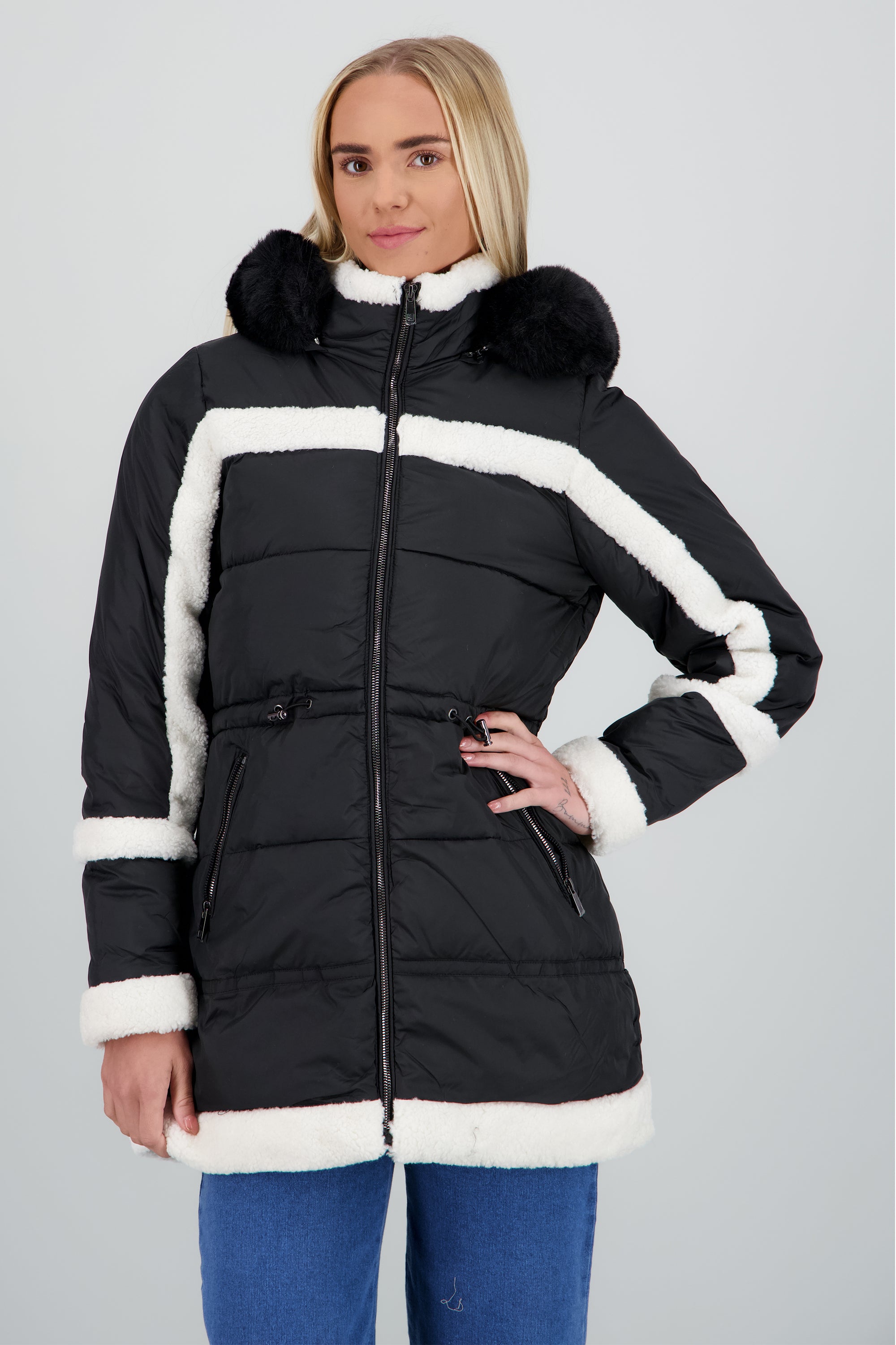 Puffer detalle peluche NEGRO