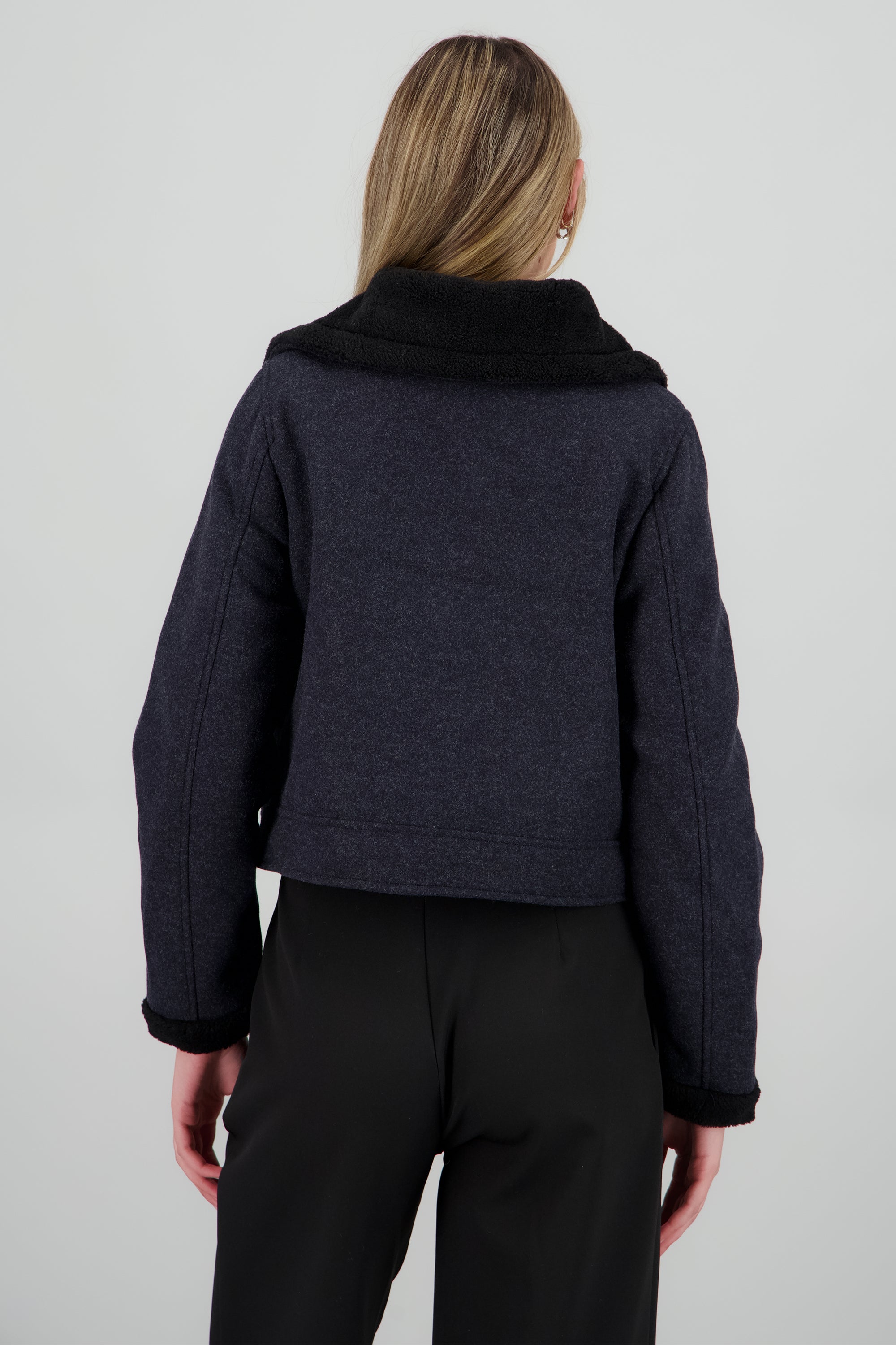 Chamarra suede peluche NEGRO