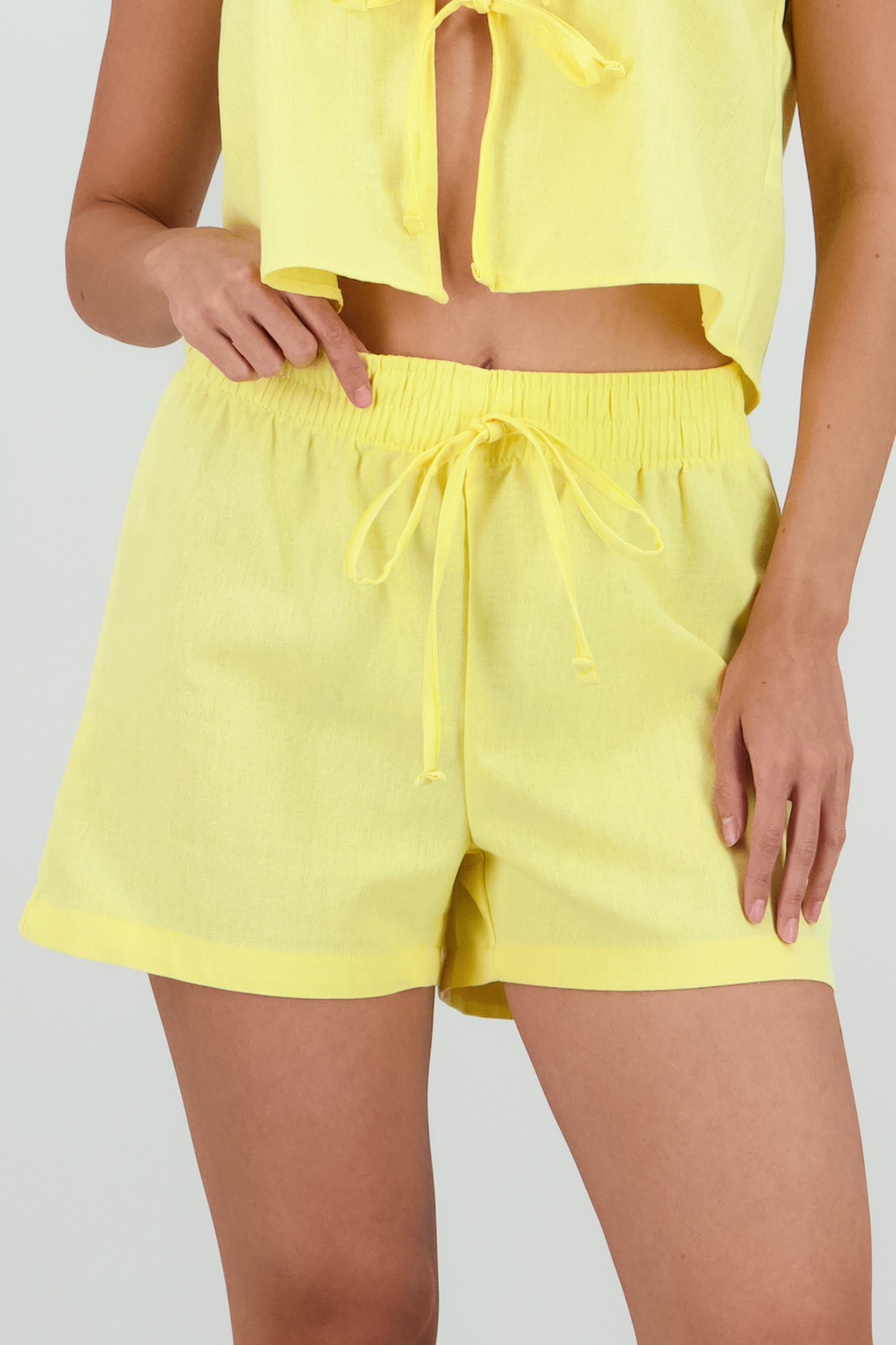 Short lino ligero AMARILLO PASTEL