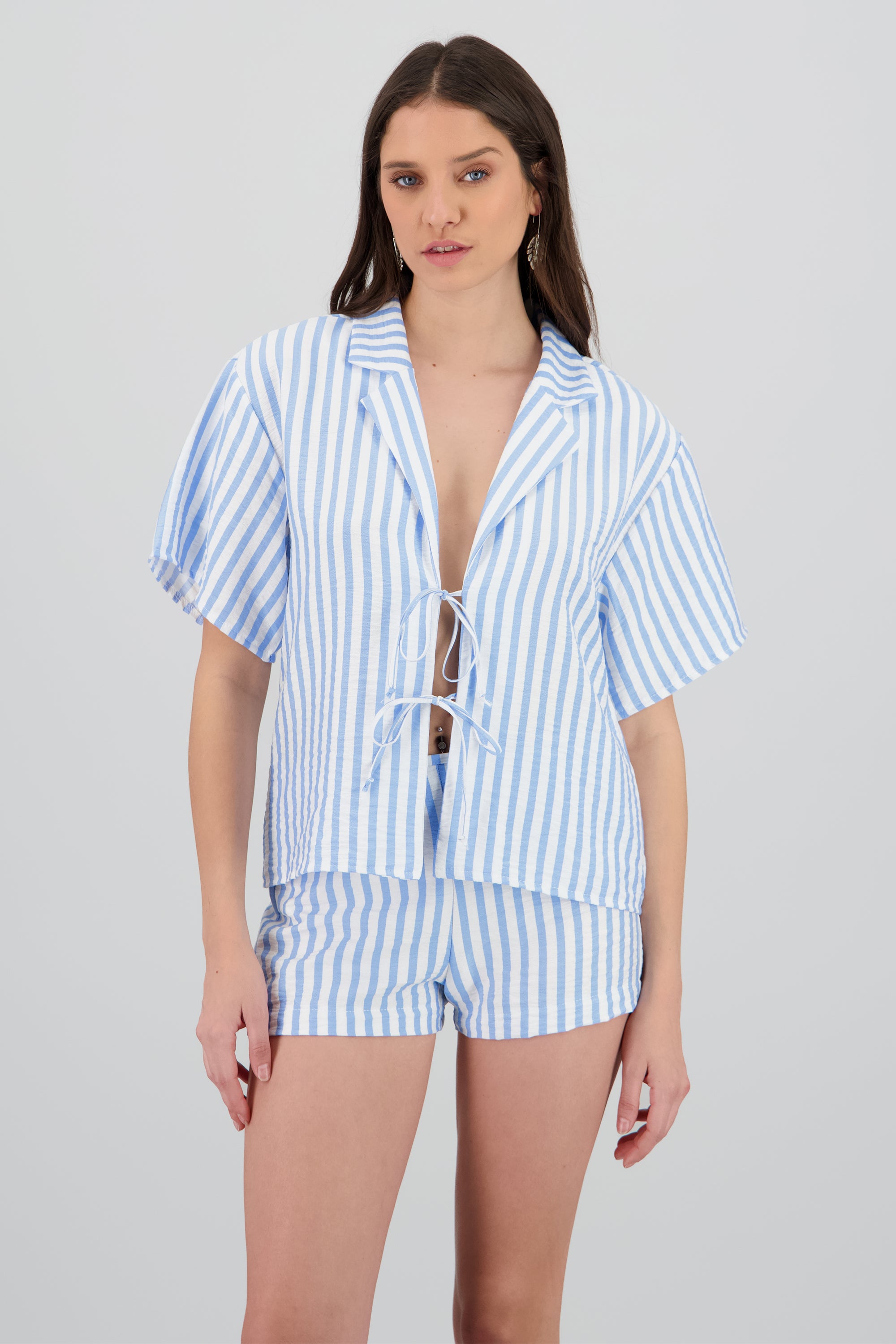 Camisa over rayas amarres