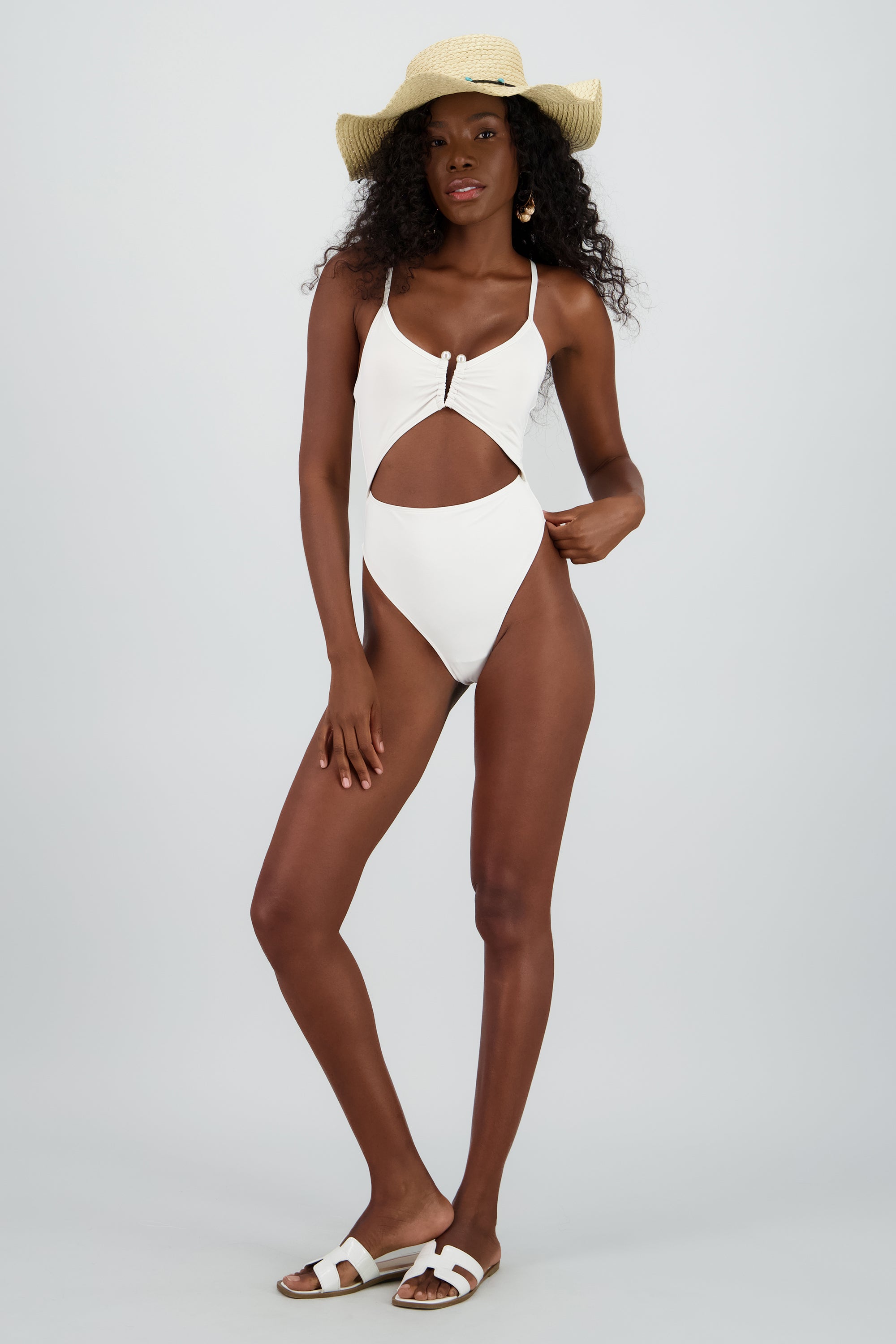 Traje de baño cutout escote perlas HUESO