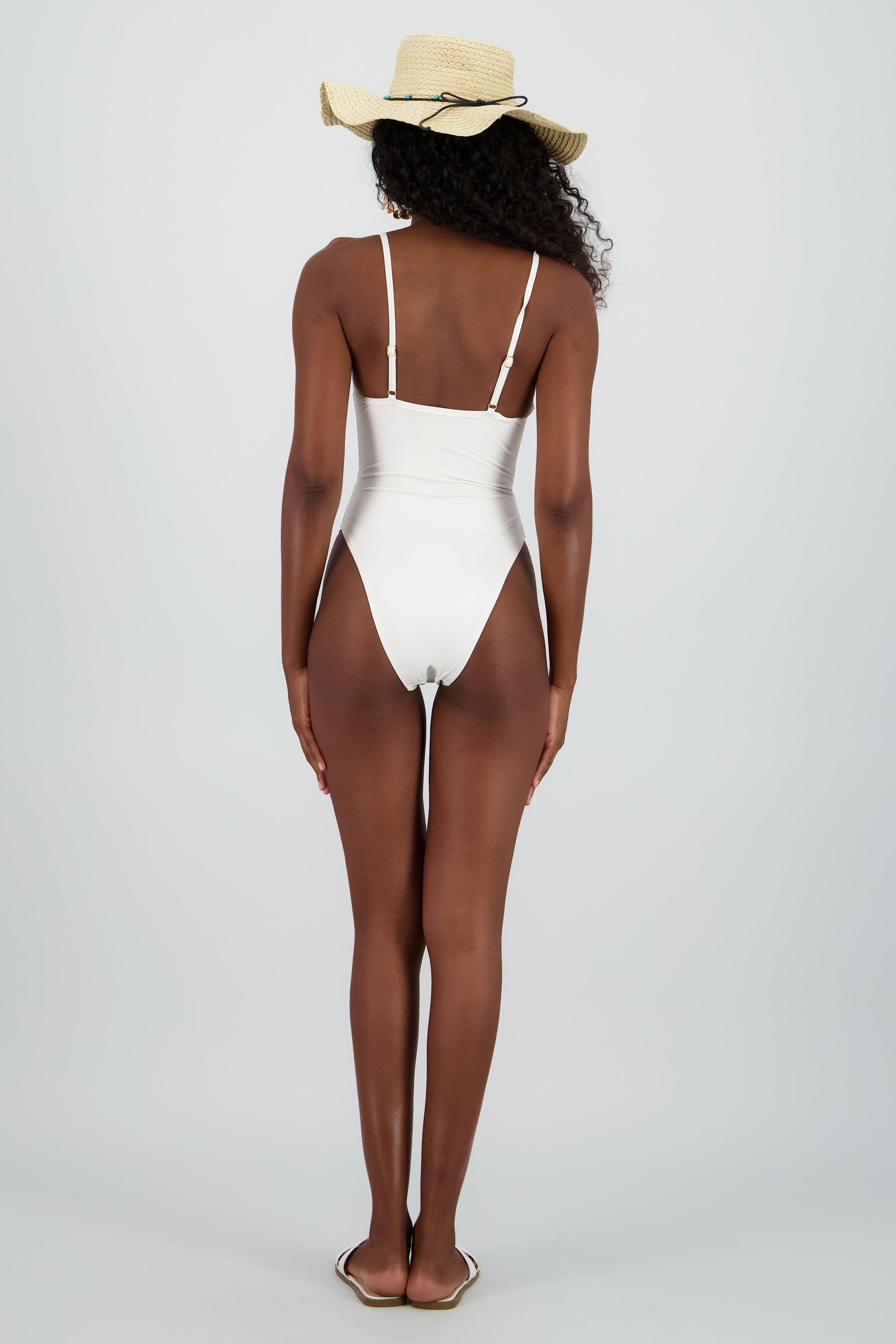 Traje de baño cutout escote perlas HUESO