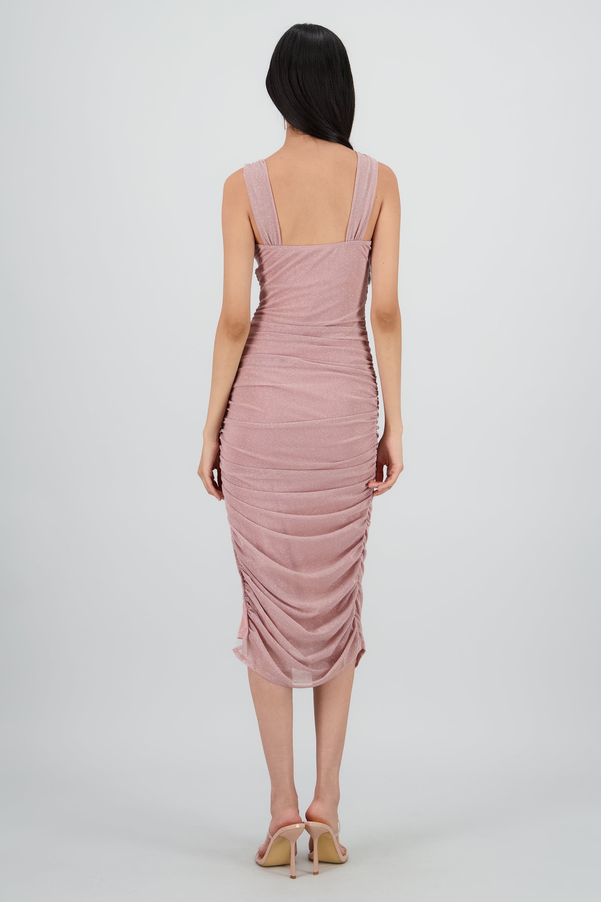 Vestido midi plisado brillos con copa ROSA PASTEL