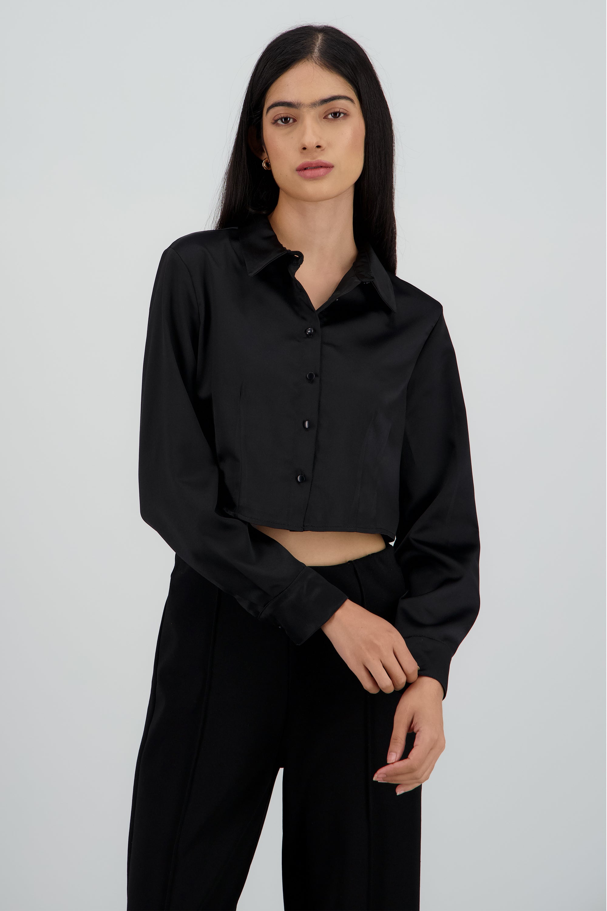 Camisa manga larga cuello detalle pinza NEGRO