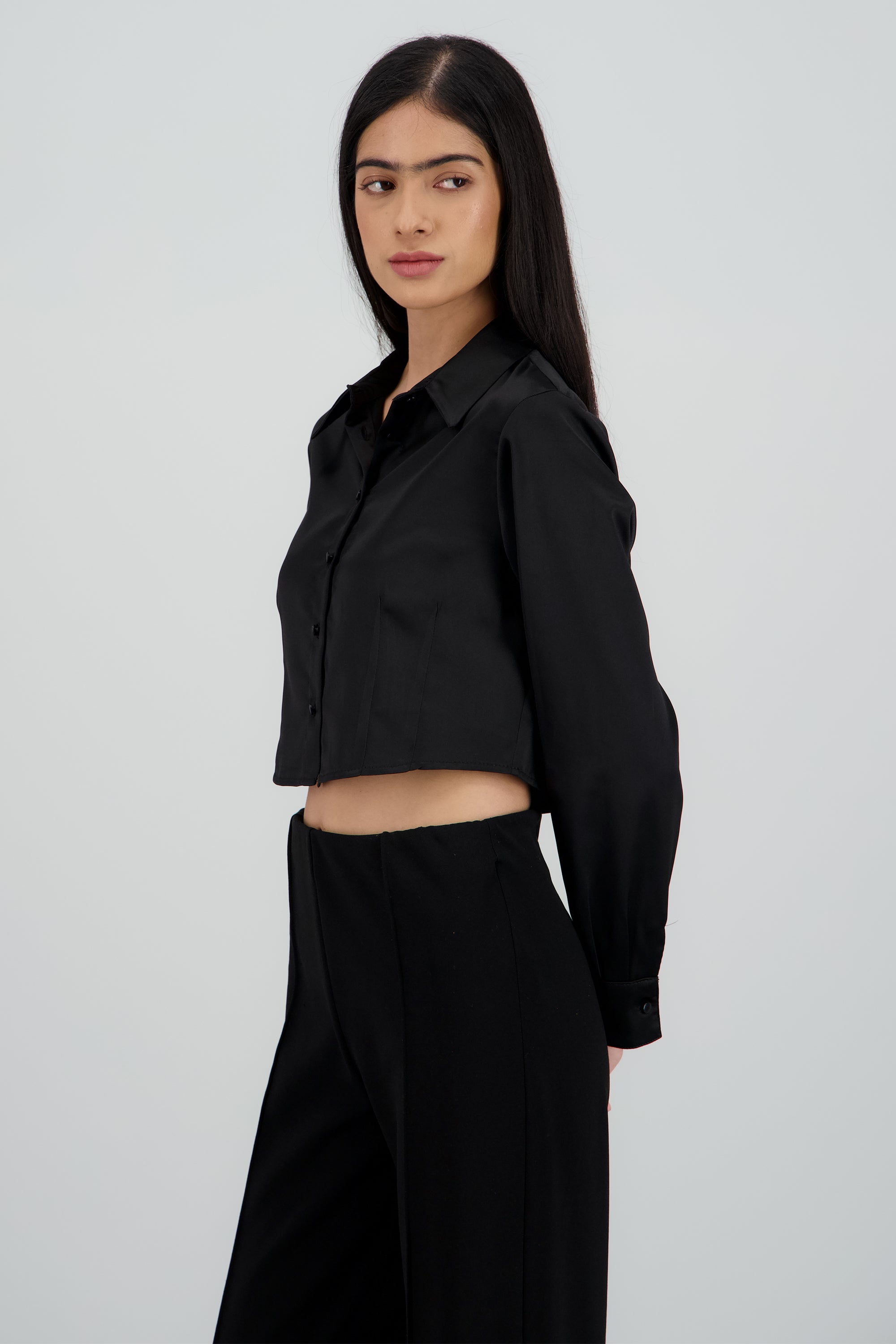 Camisa manga larga cuello detalle pinza NEGRO