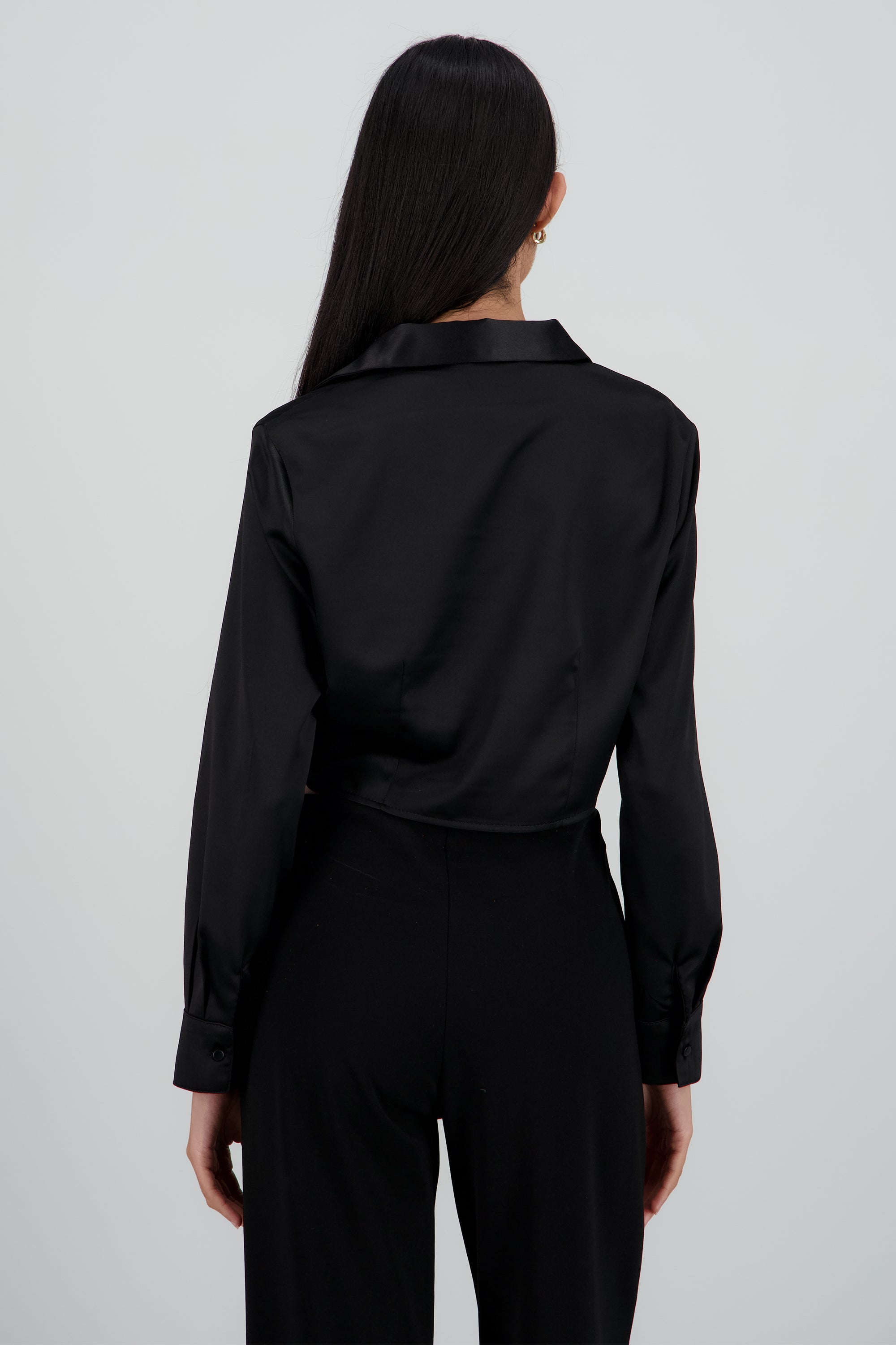 Camisa manga larga cuello detalle pinza NEGRO