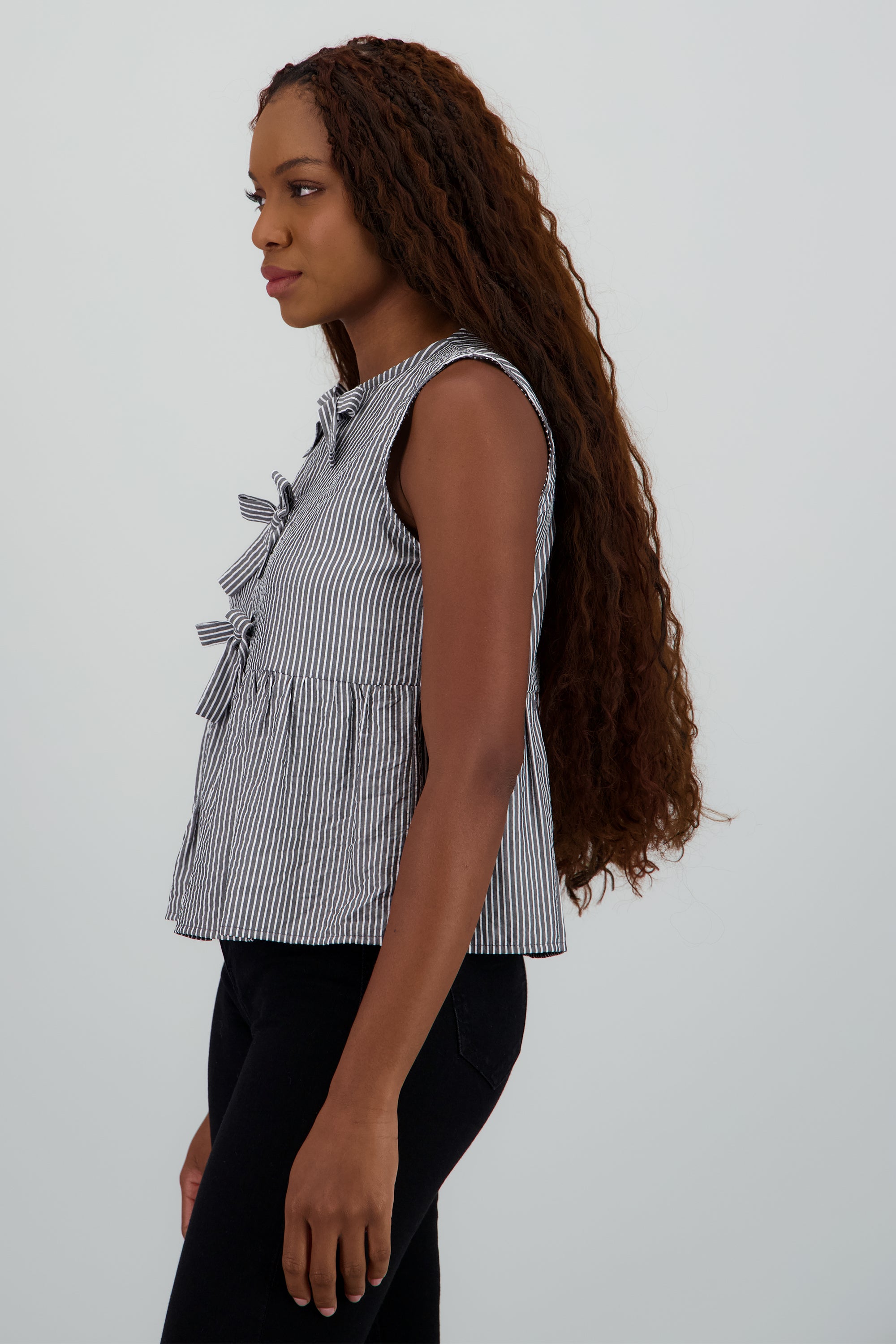 Blusa sin manga detalle olan lazos NEGRO COMBO