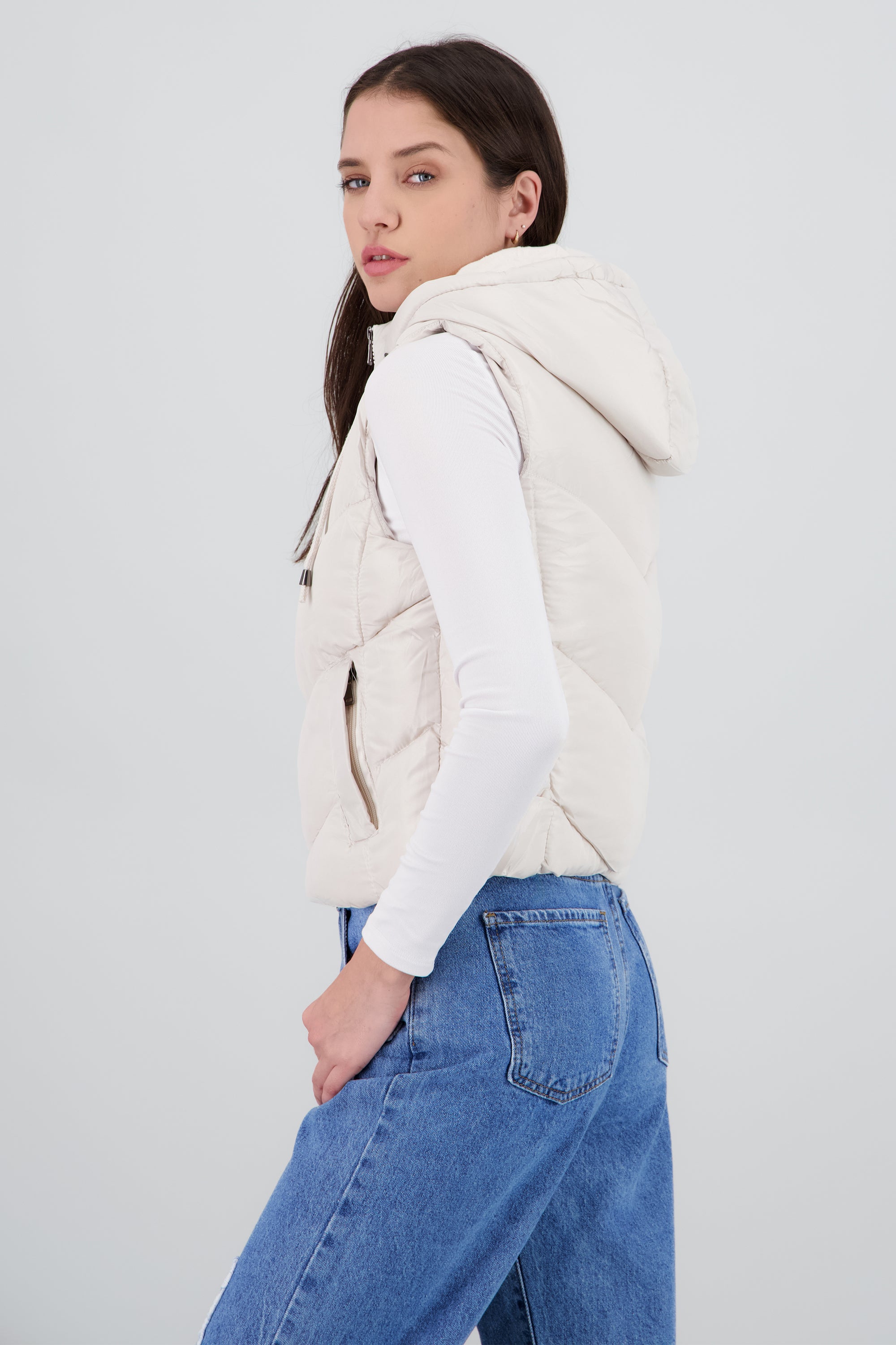 Chaleco capitonado con gorro BEIGE