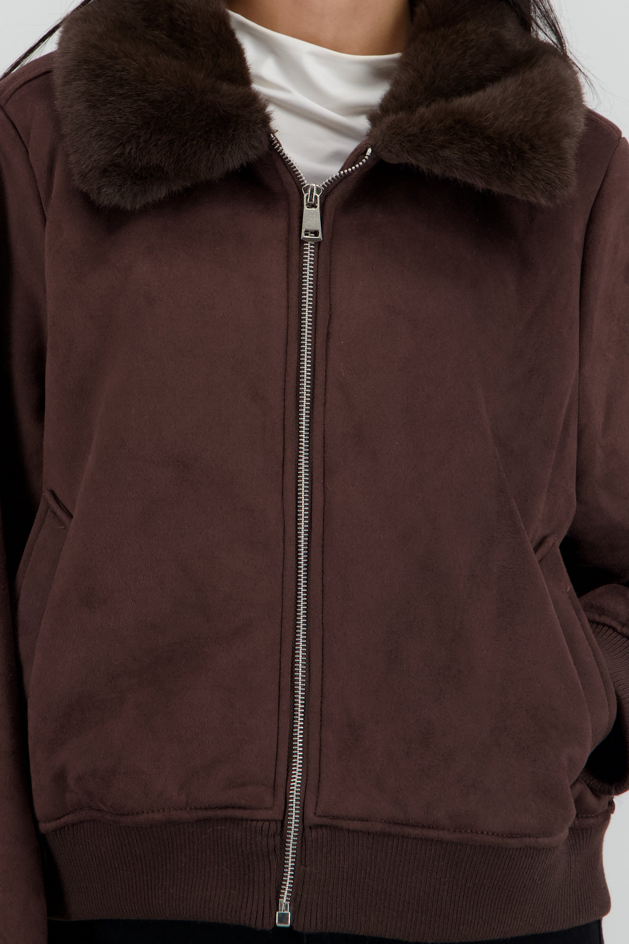 Chamarra lisa con cuello peluche CHOCOLATE