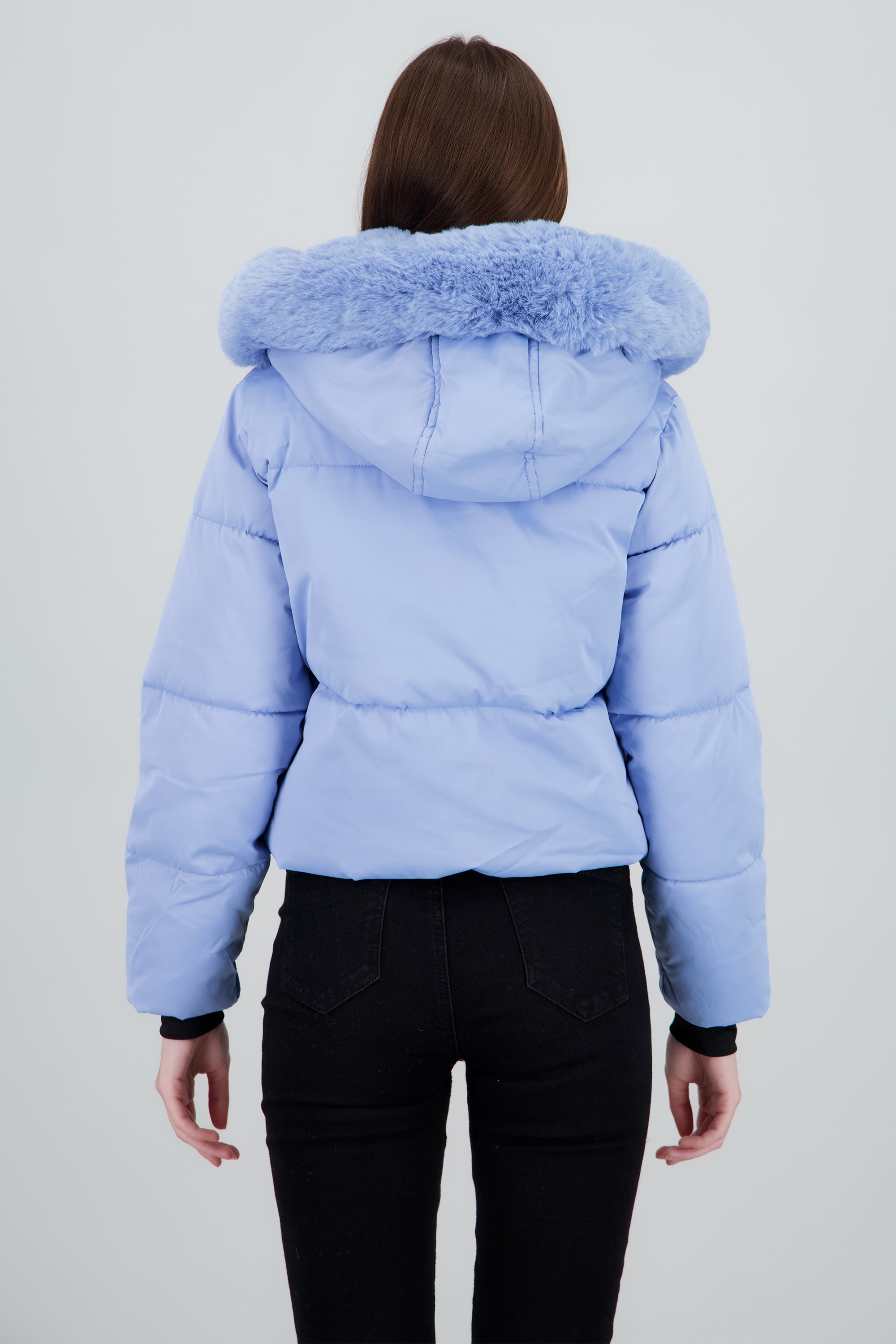 Chamarra corta con gorro peluche AZUL CIELO