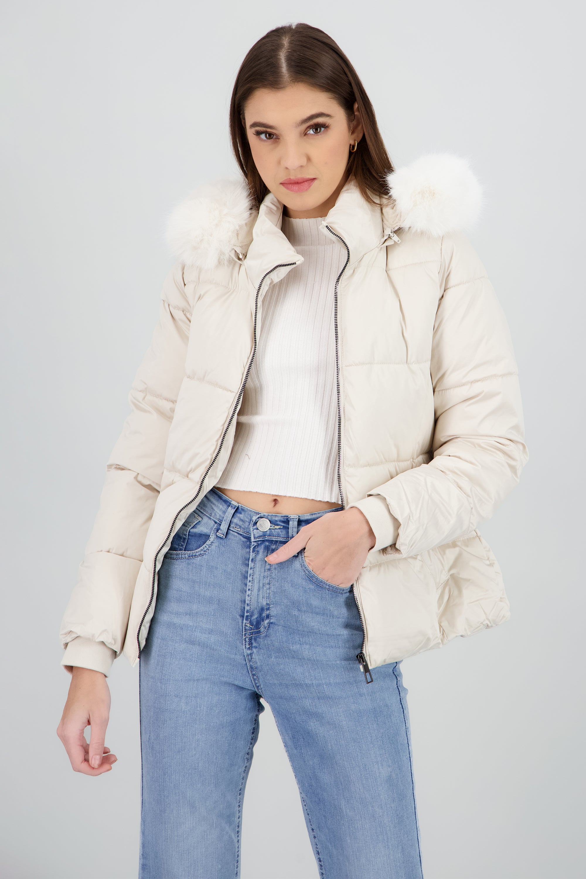 Chamarra satin capitonada con gorro peluche BEIGE