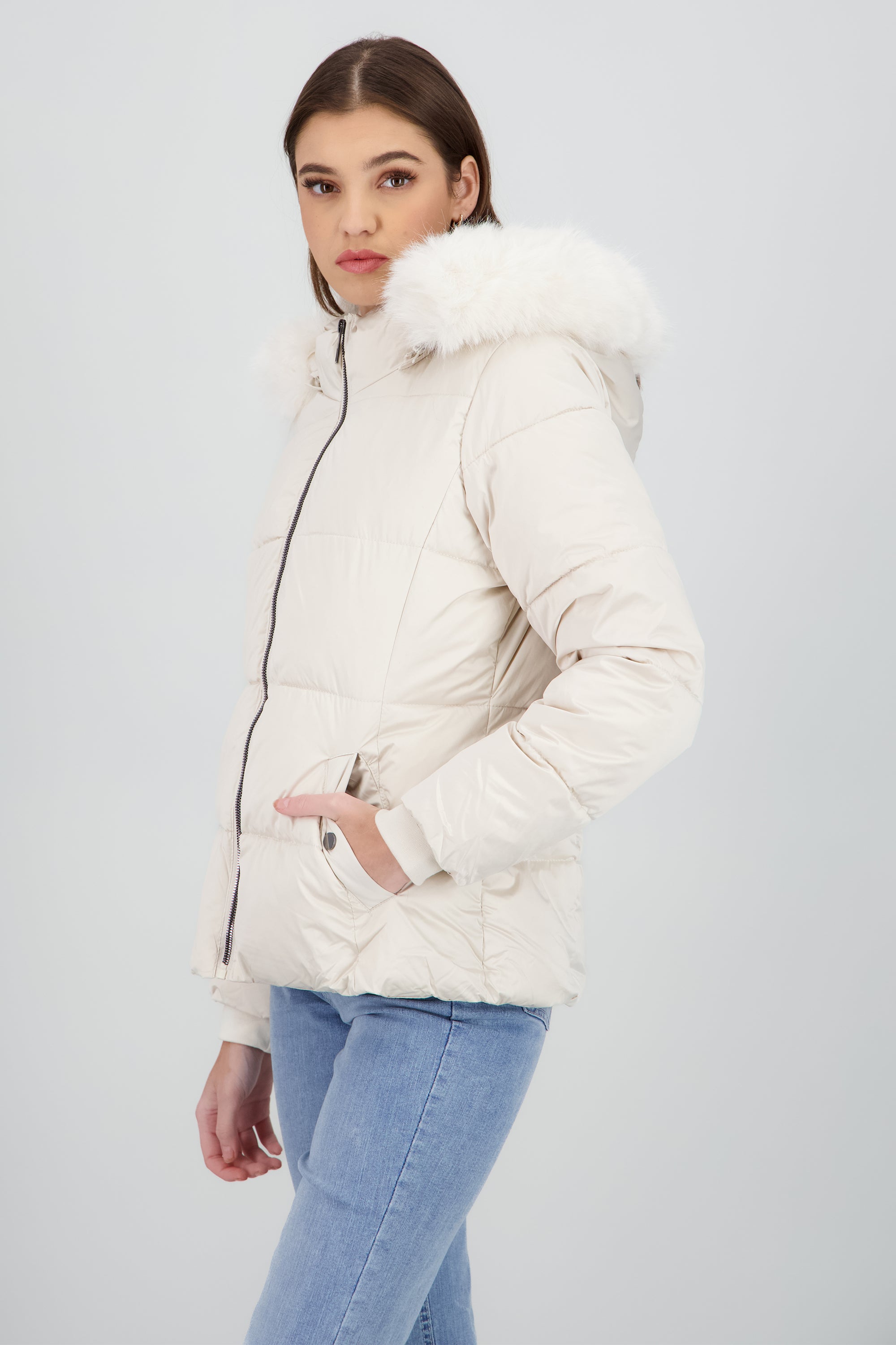 Chamarra satin capitonada con gorro peluche BEIGE