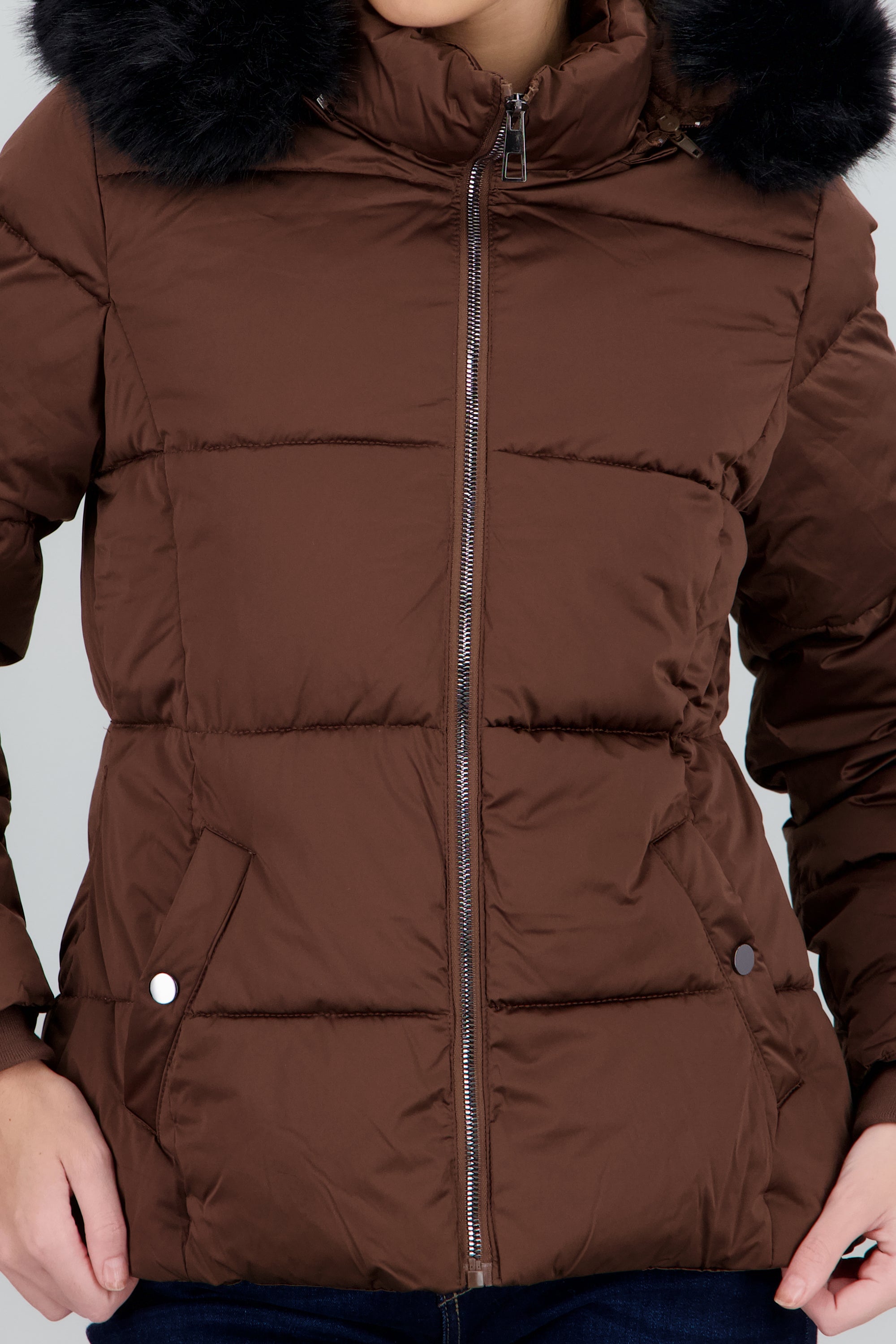 Chamarra satin capitonada con gorro peluche CAFE