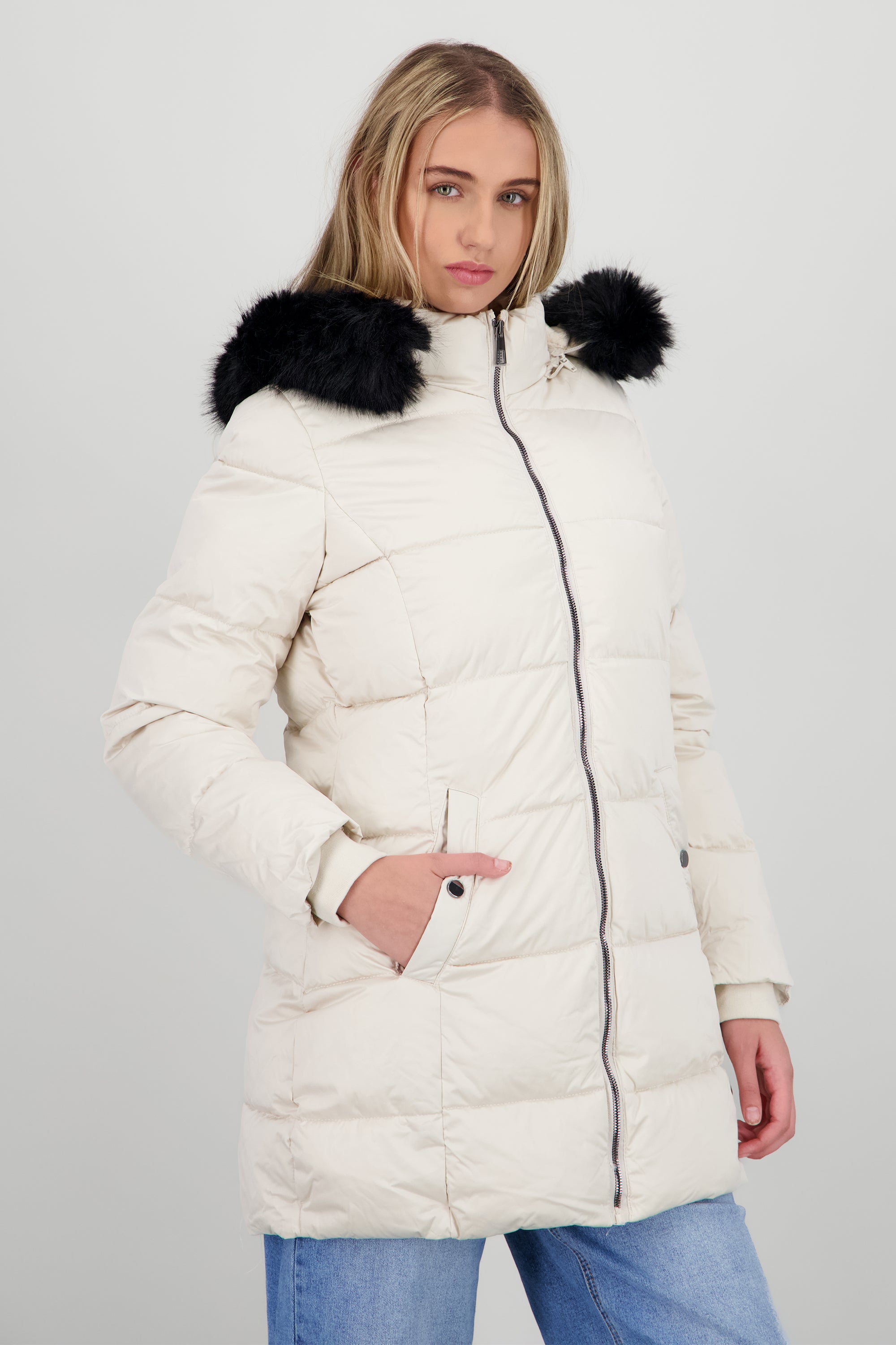 Chamarra alrga con gorro peluche CREMA