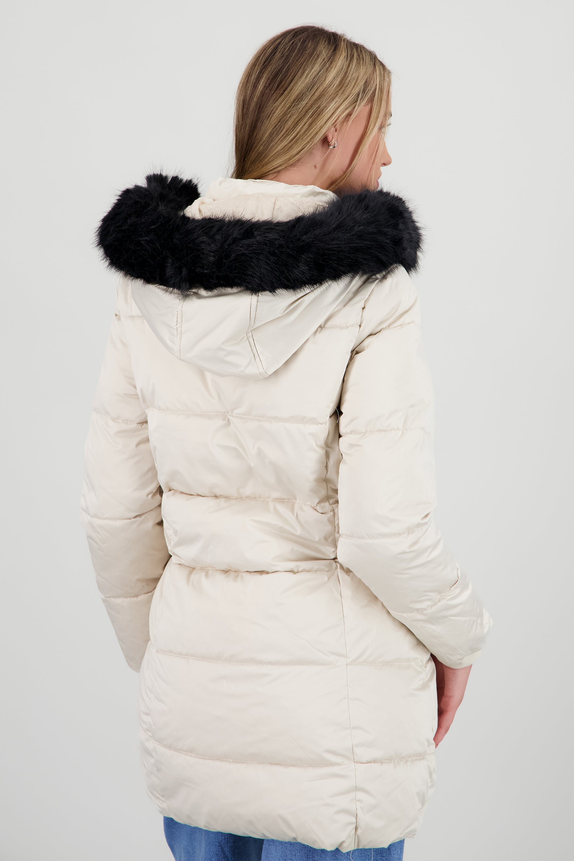 Chamarra alrga con gorro peluche CREMA