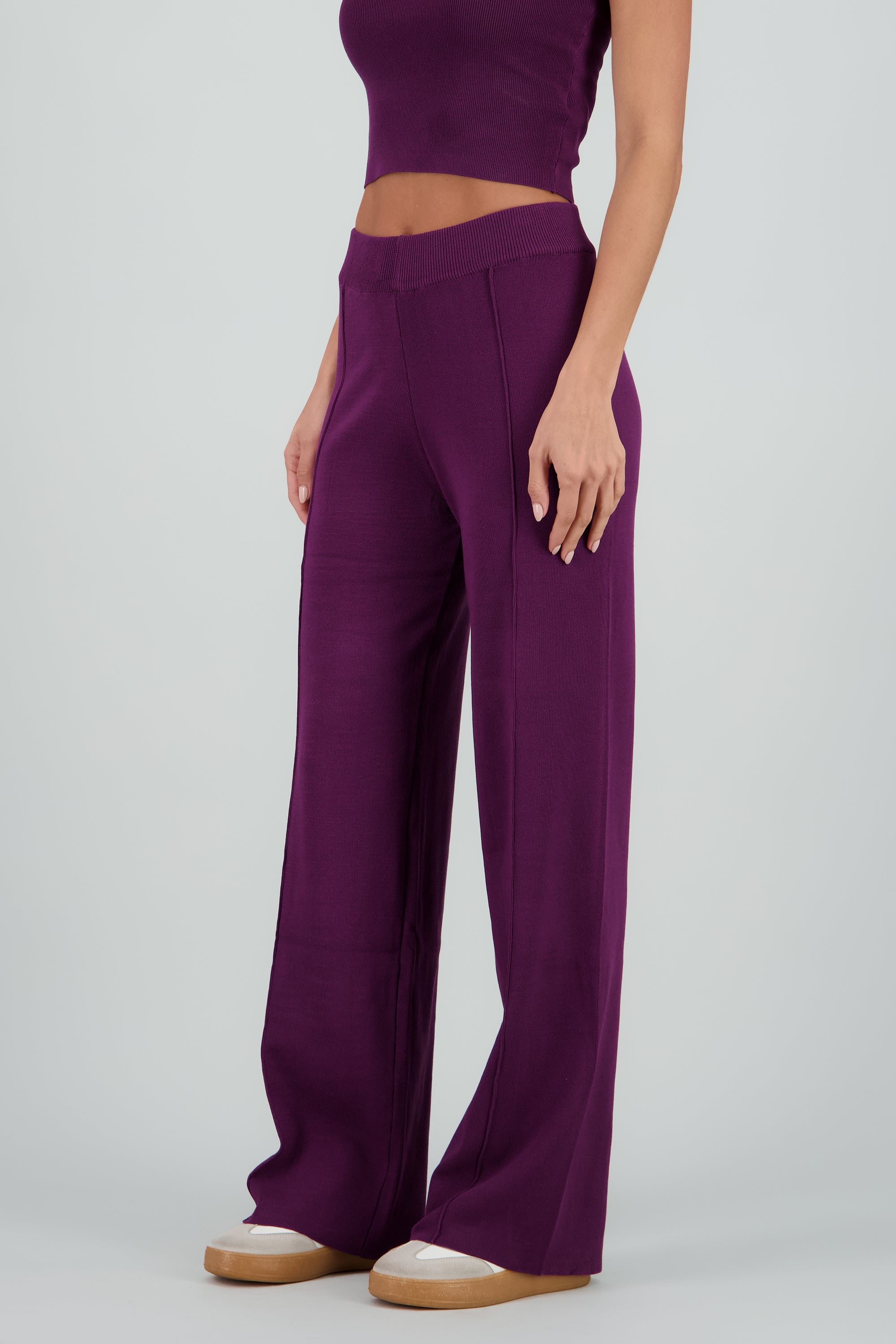 Pantalon tejido wide leg detalle costura CIRUELA