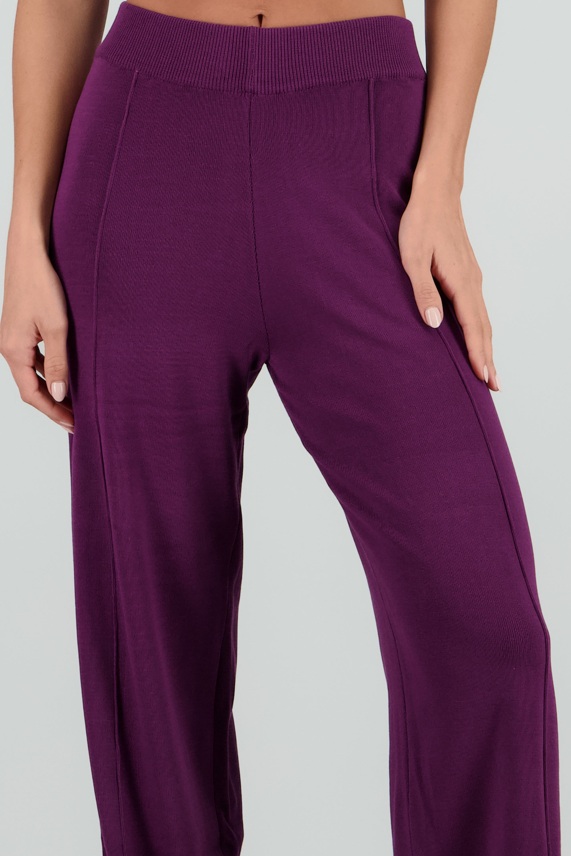 Pantalon tejido wide leg detalle costura CIRUELA