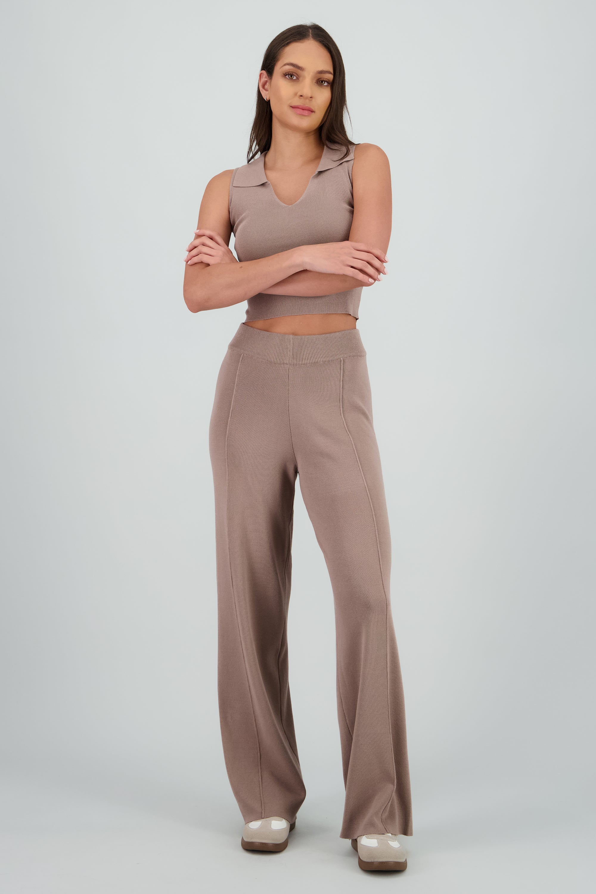 Pantalon tejido wide leg detalle costura