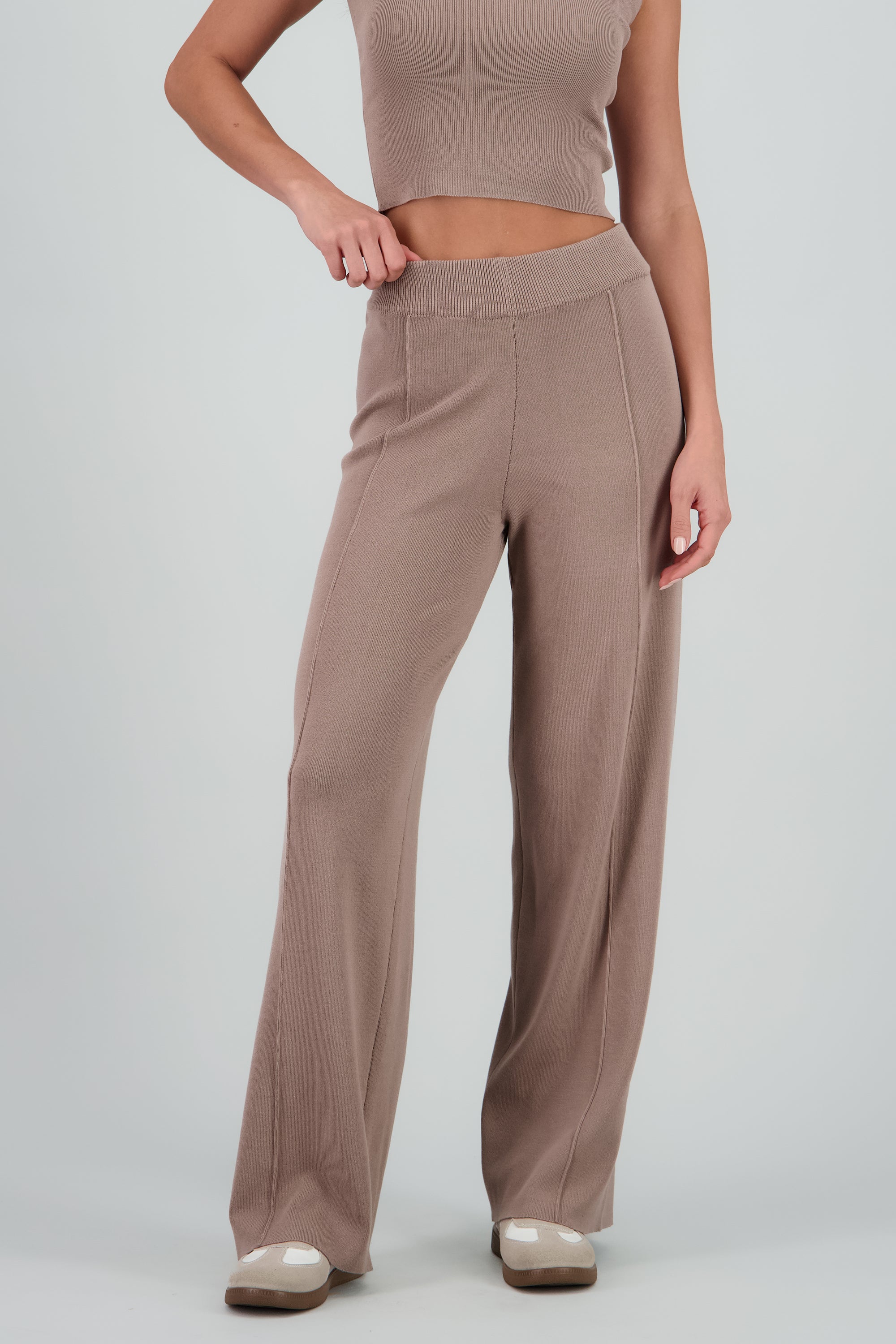 Pantalon tejido wide leg detalle costura