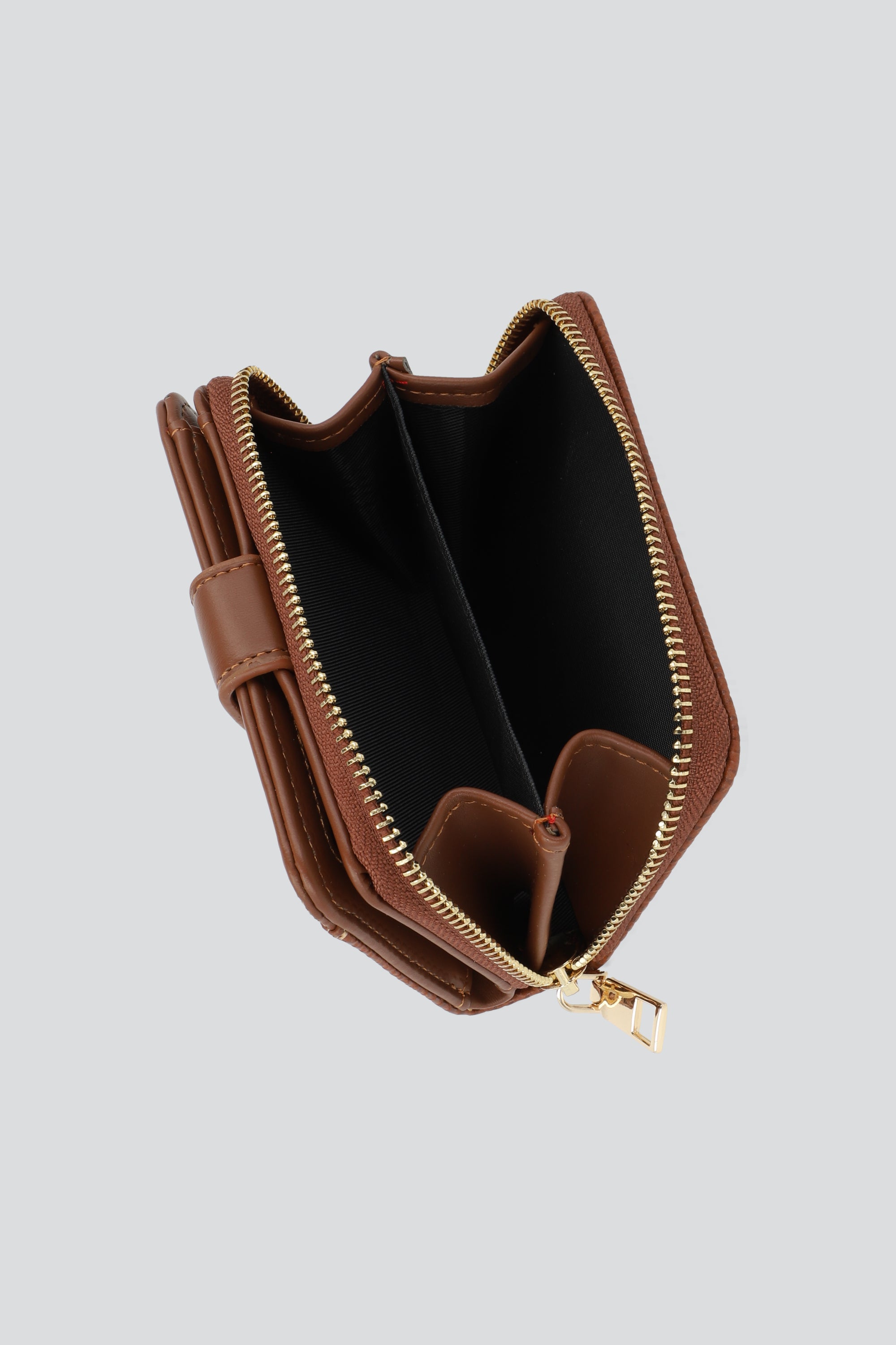 Cartera boton croco CAFE