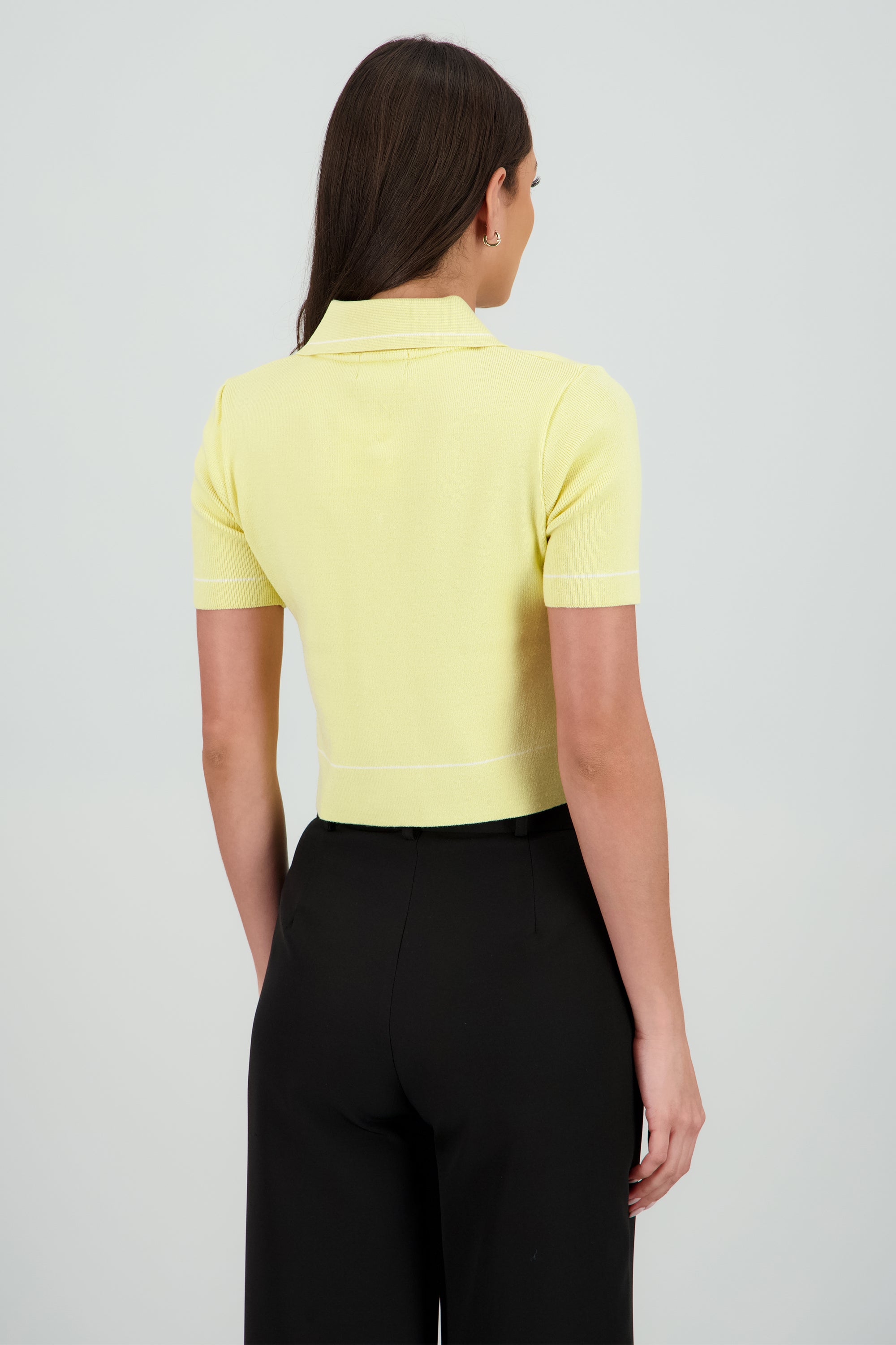 Top manga corta cuello camisero detalle linea AMARILLO PASTEL