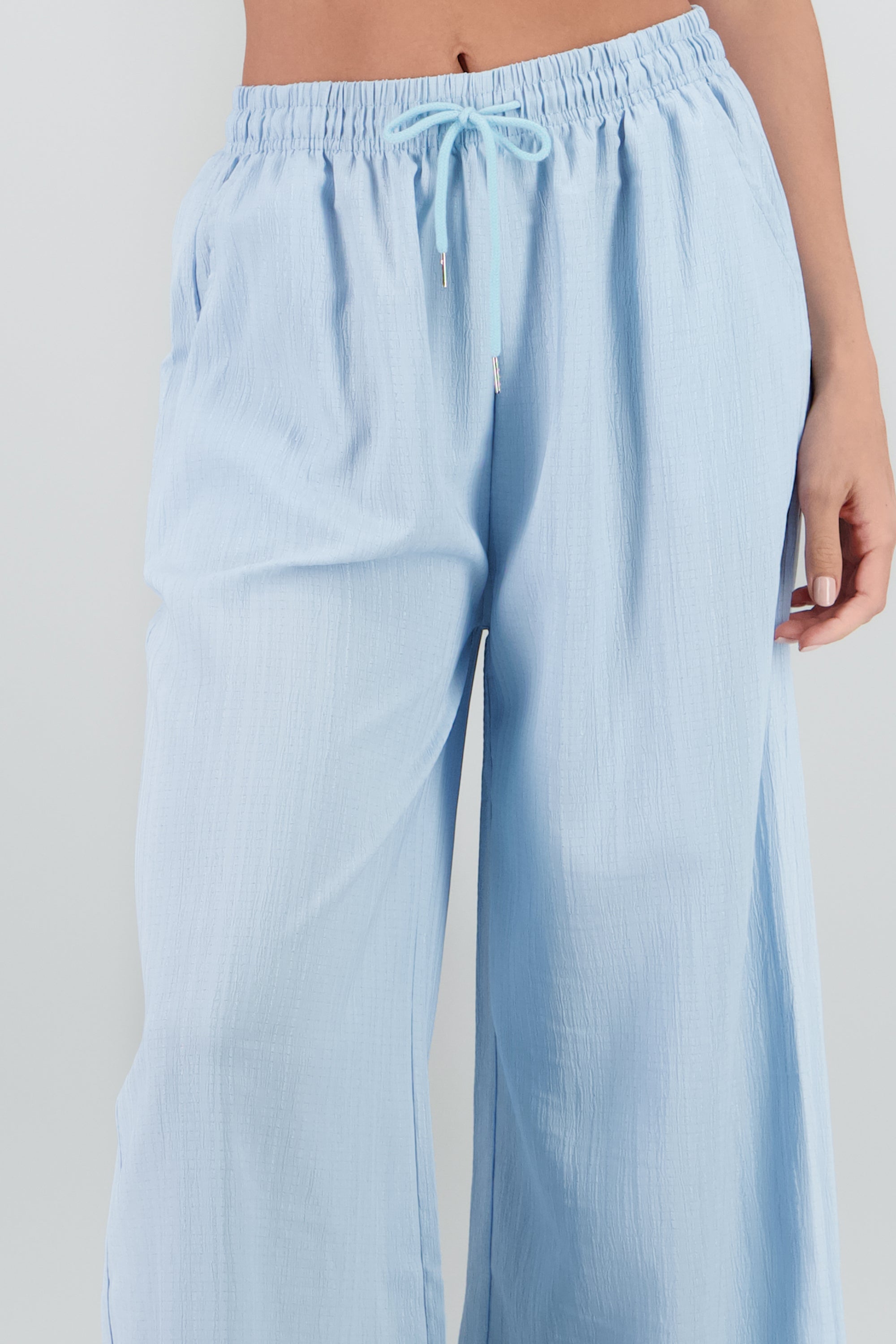 Pantalon recto textura AZUL CIELO