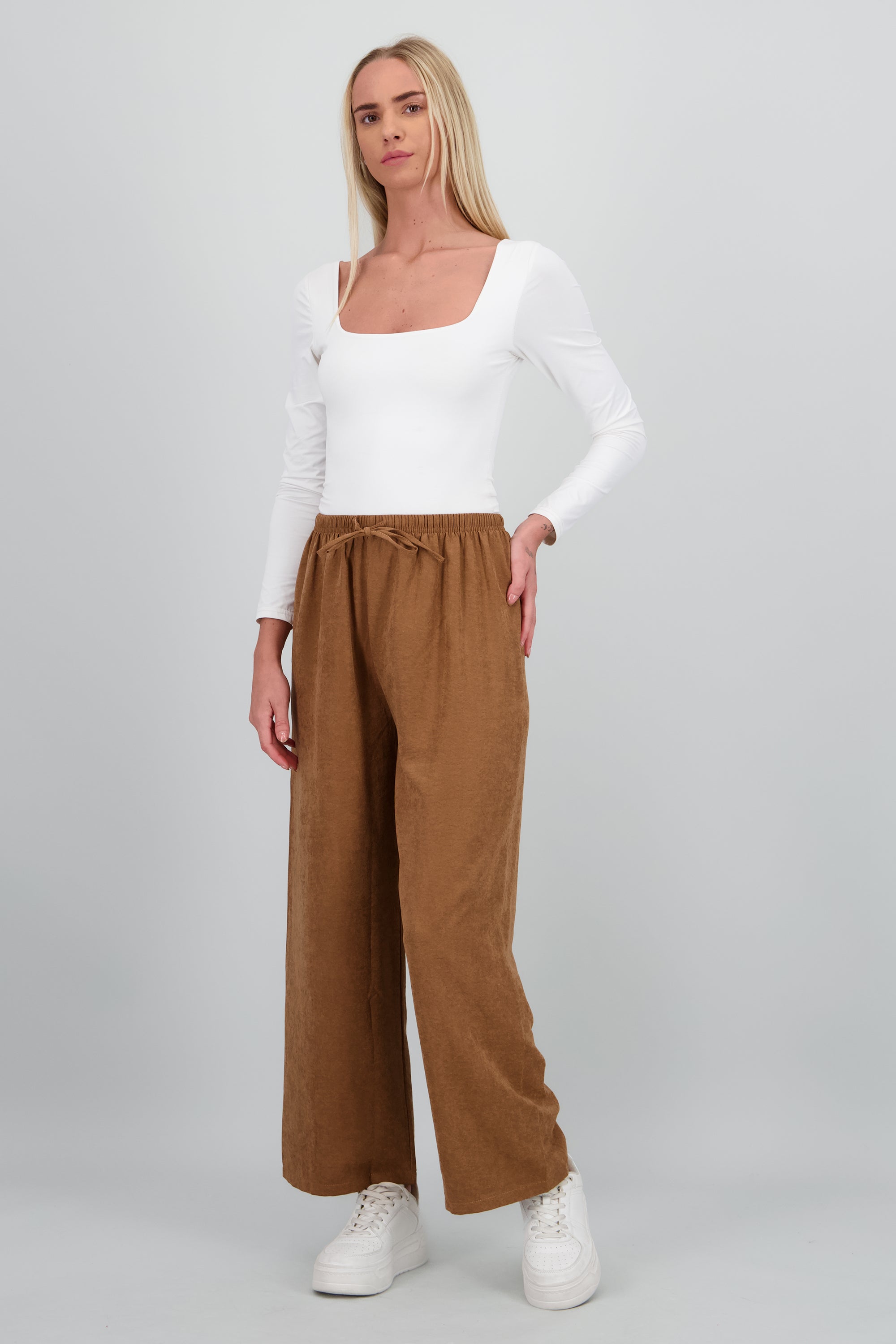 Pantalon liso CAMELLO