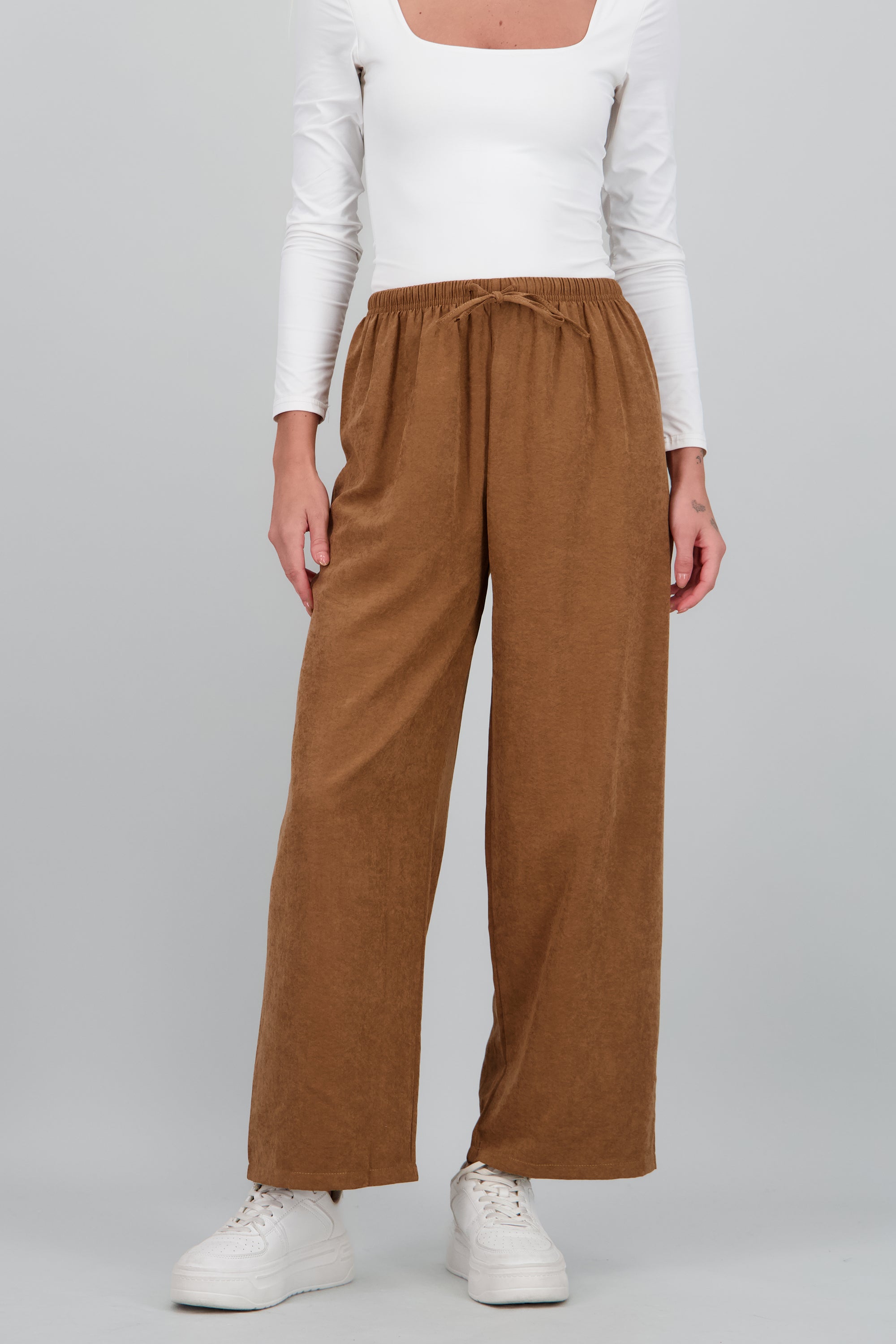 Pantalon liso CAMELLO