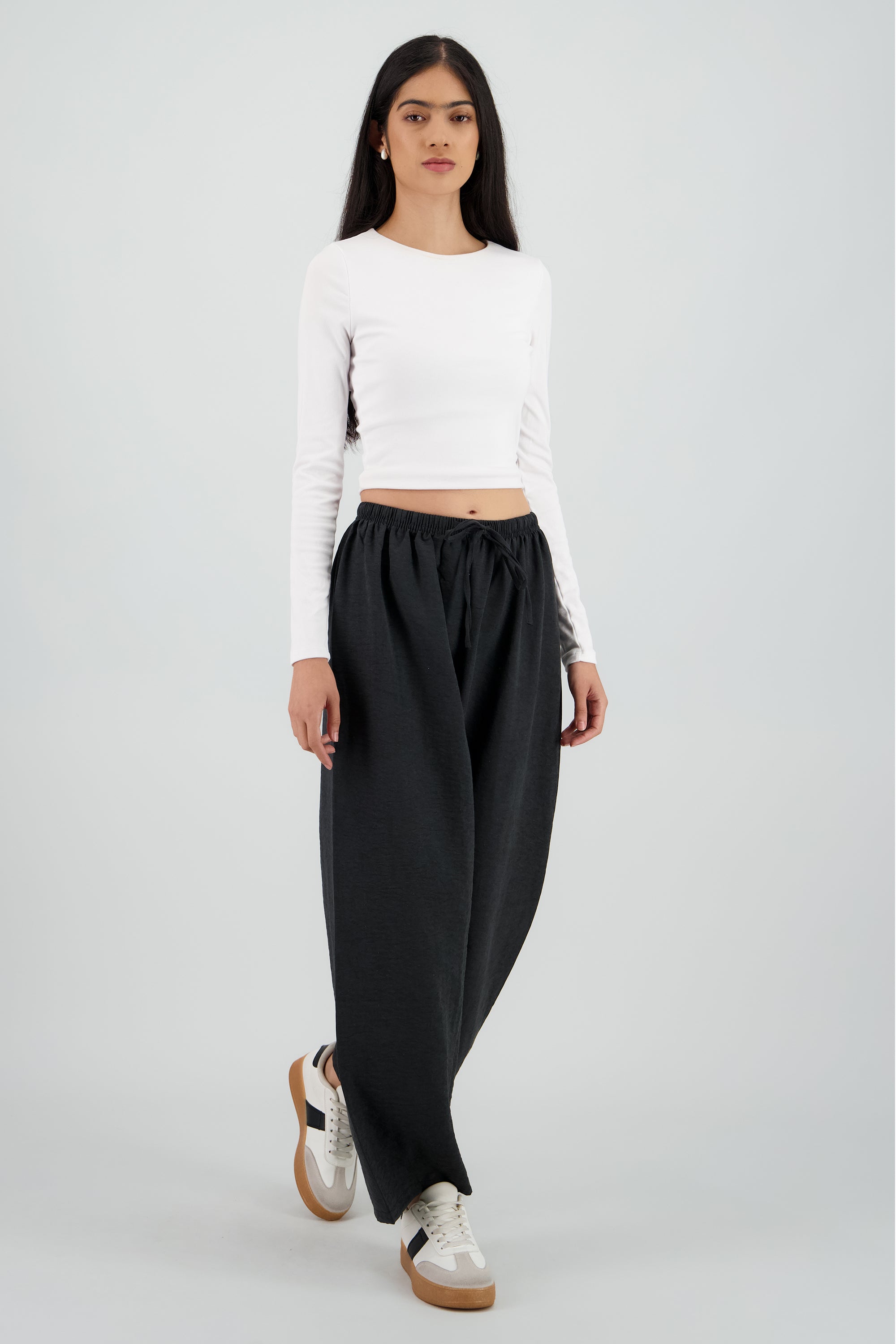 Pantalon liso NEGRO