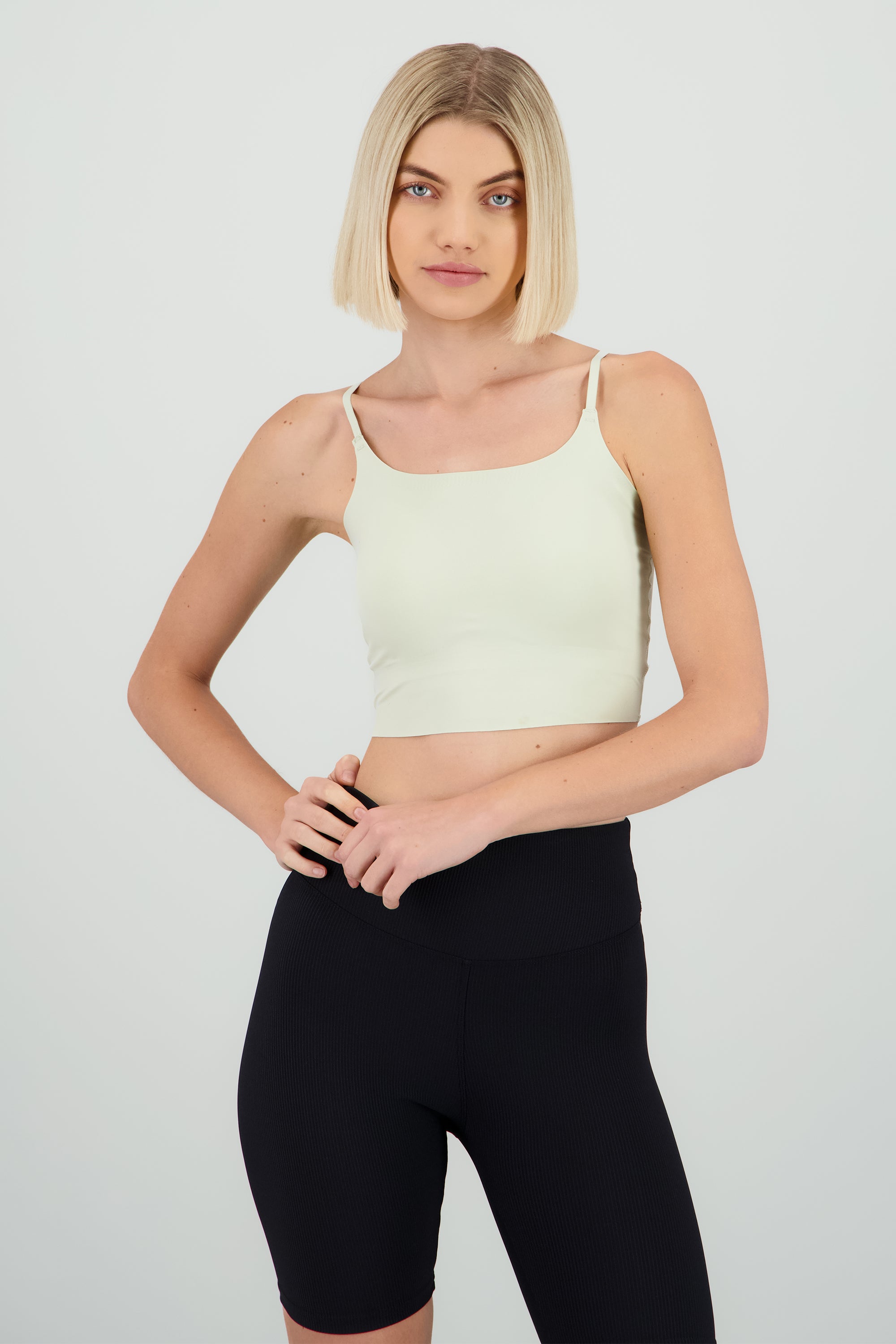 Top liso con copas VERDE CLARO