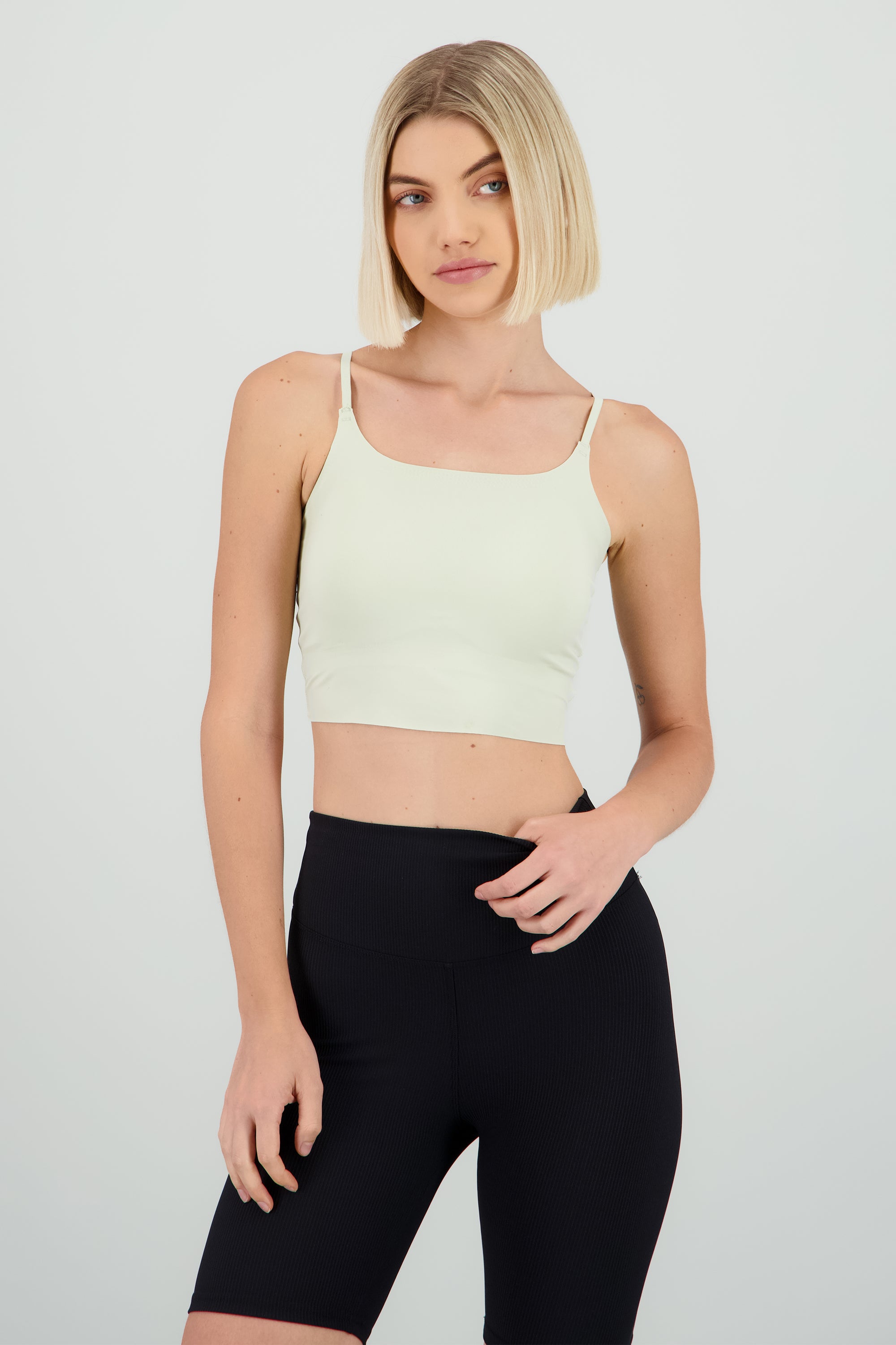 Top liso con copas VERDE CLARO