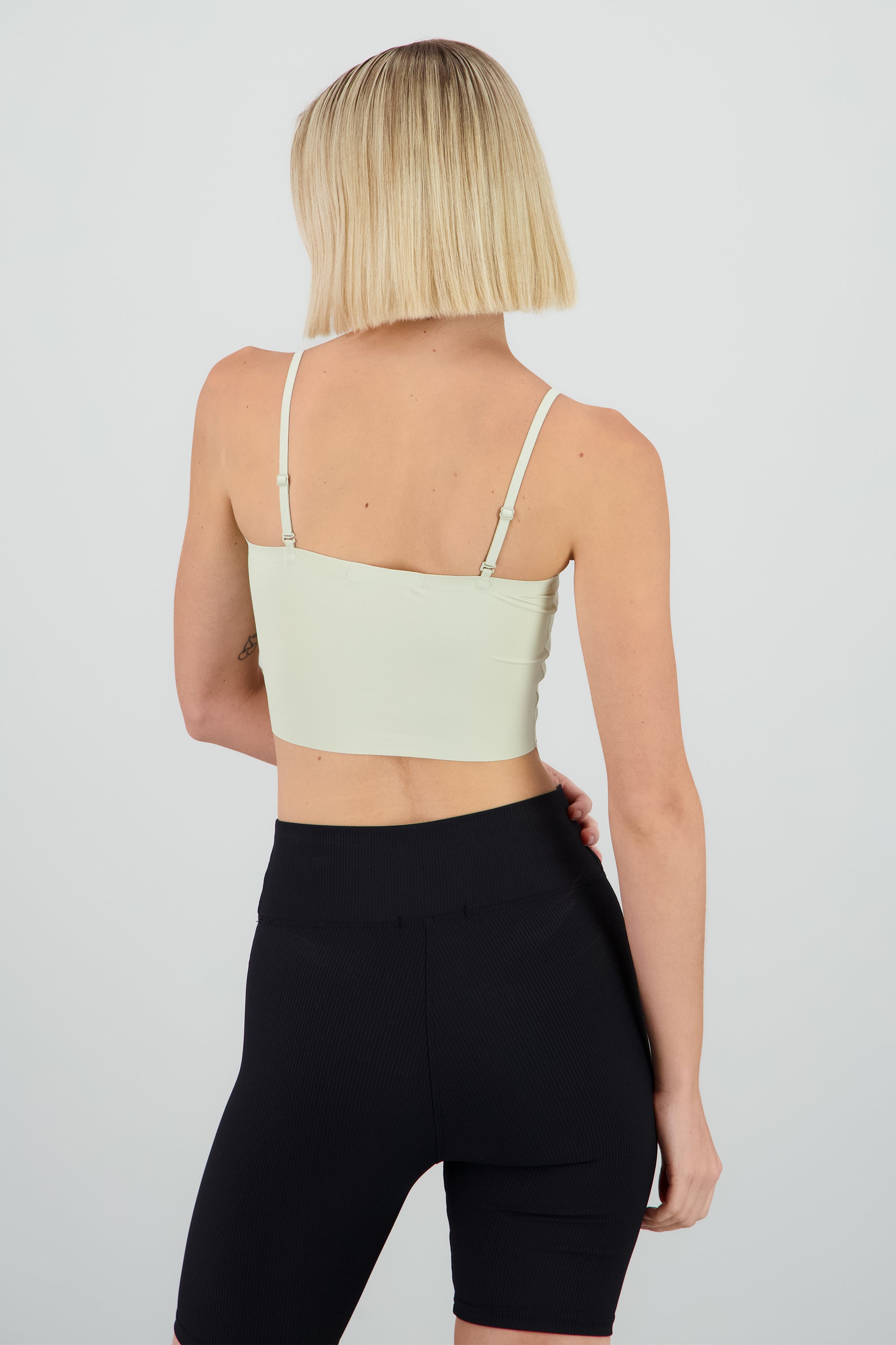 Top liso con copas VERDE CLARO