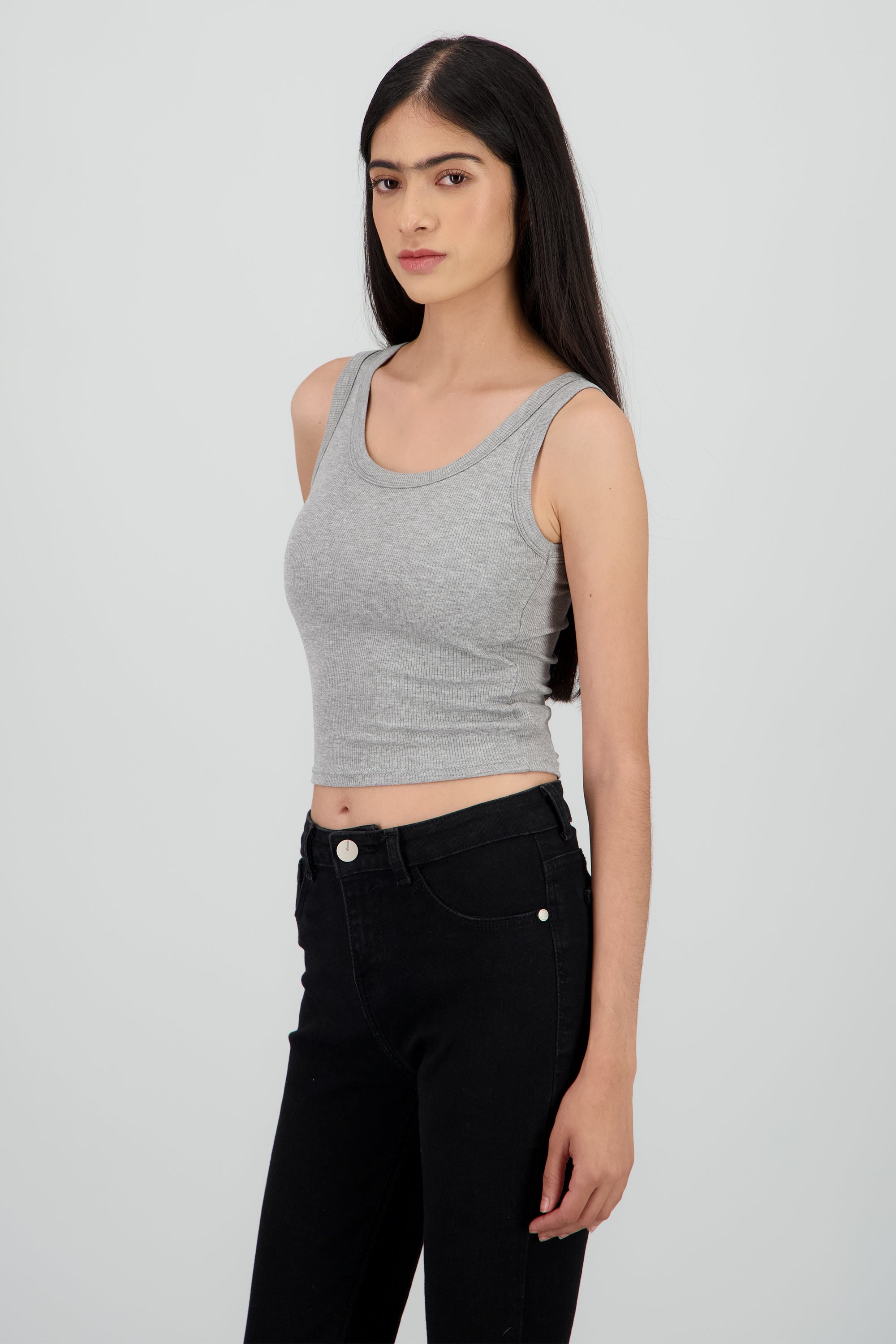Top liso con copas GRIS