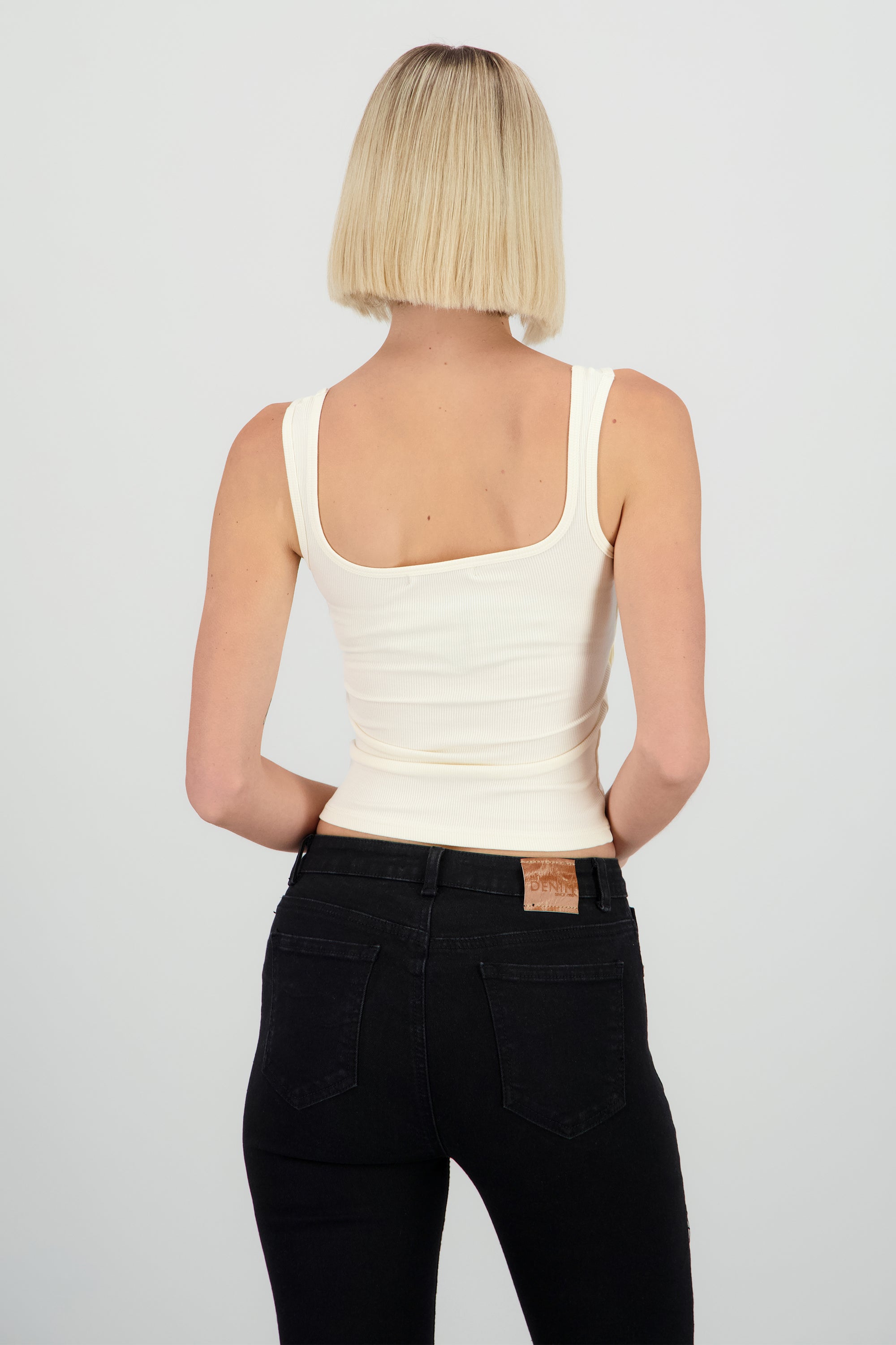 Top liso con copas AMARILLO