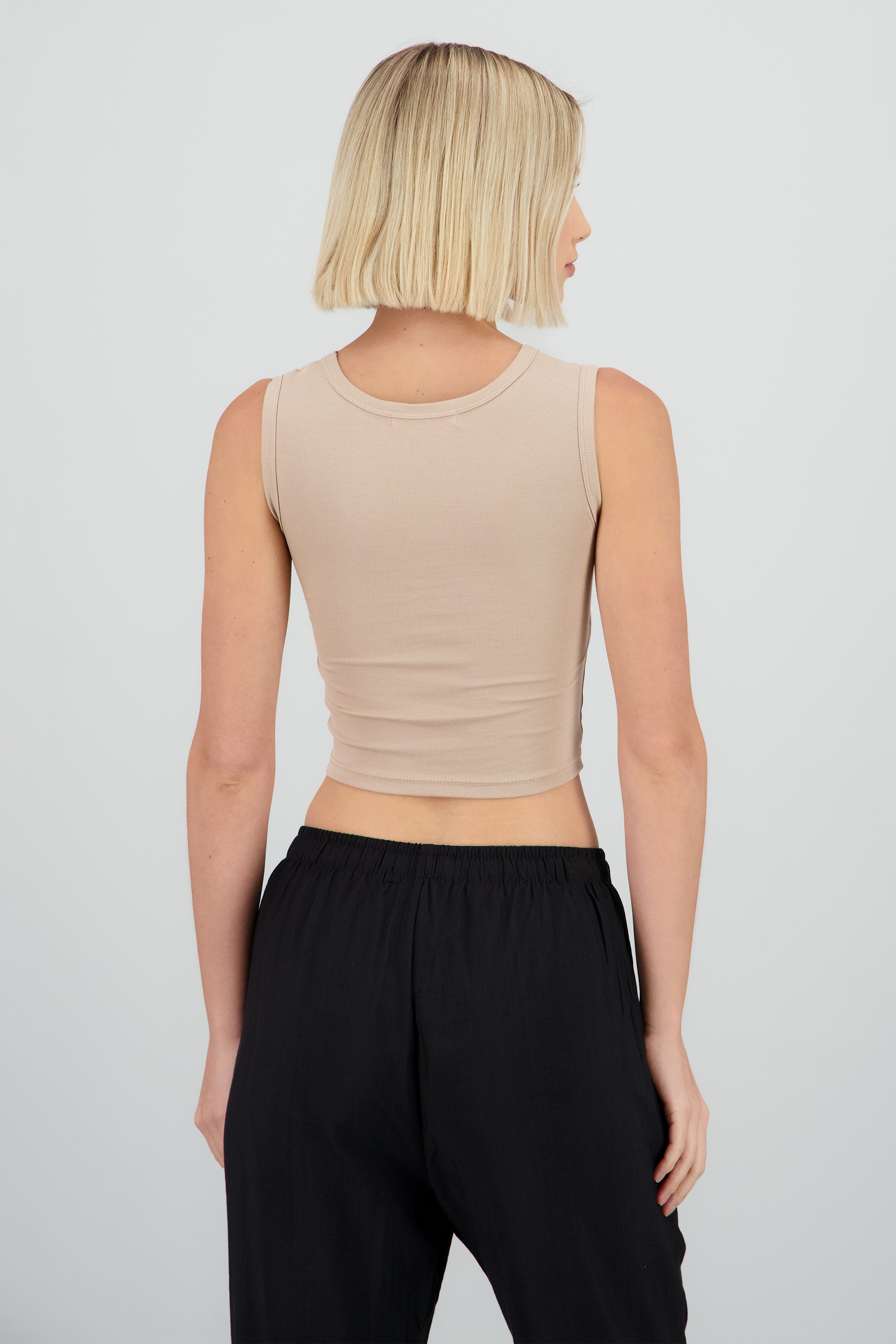 Tank top lisa con copas CAMELLO