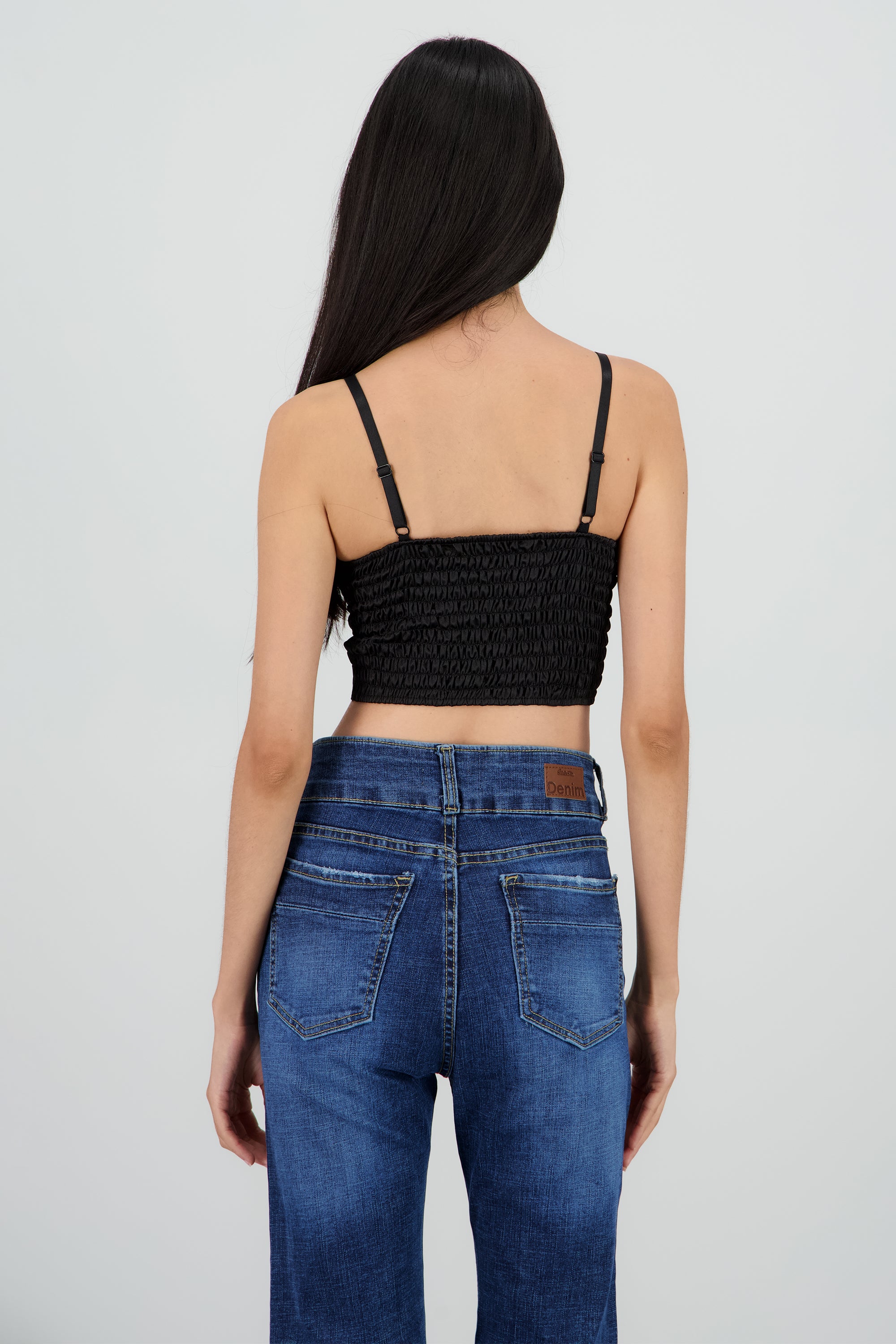 Crop top con copas NEGRO