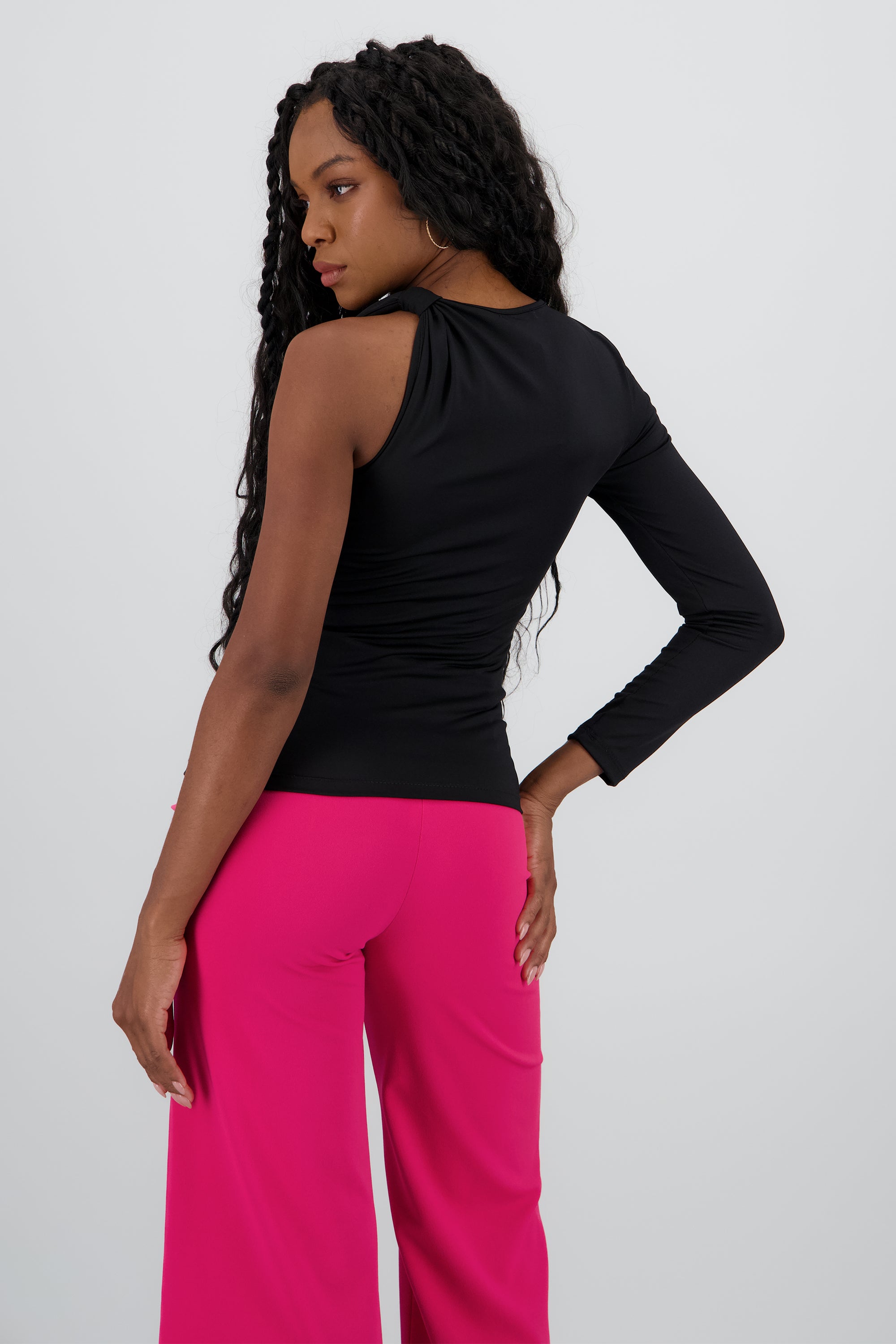 Top asimetrico detalle nudo NEGRO