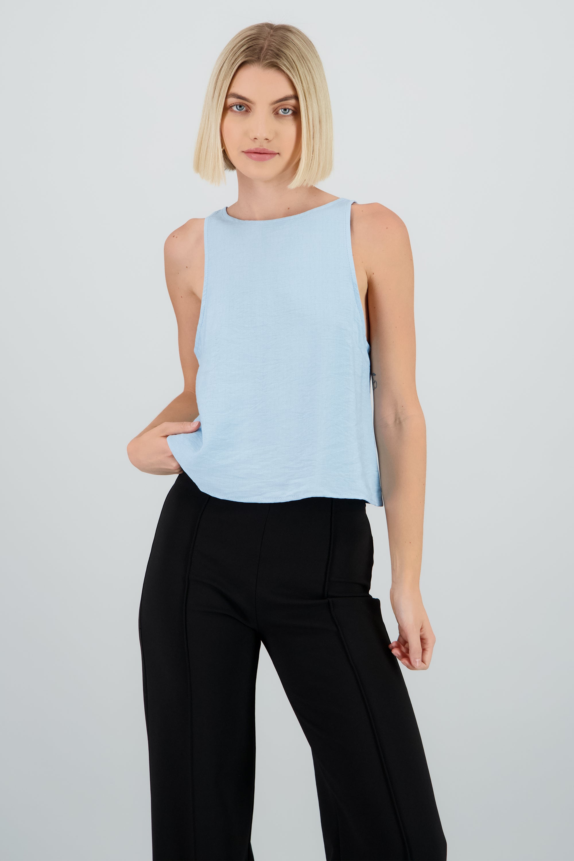 Blusa fluida sin manga AZUL PASTEL