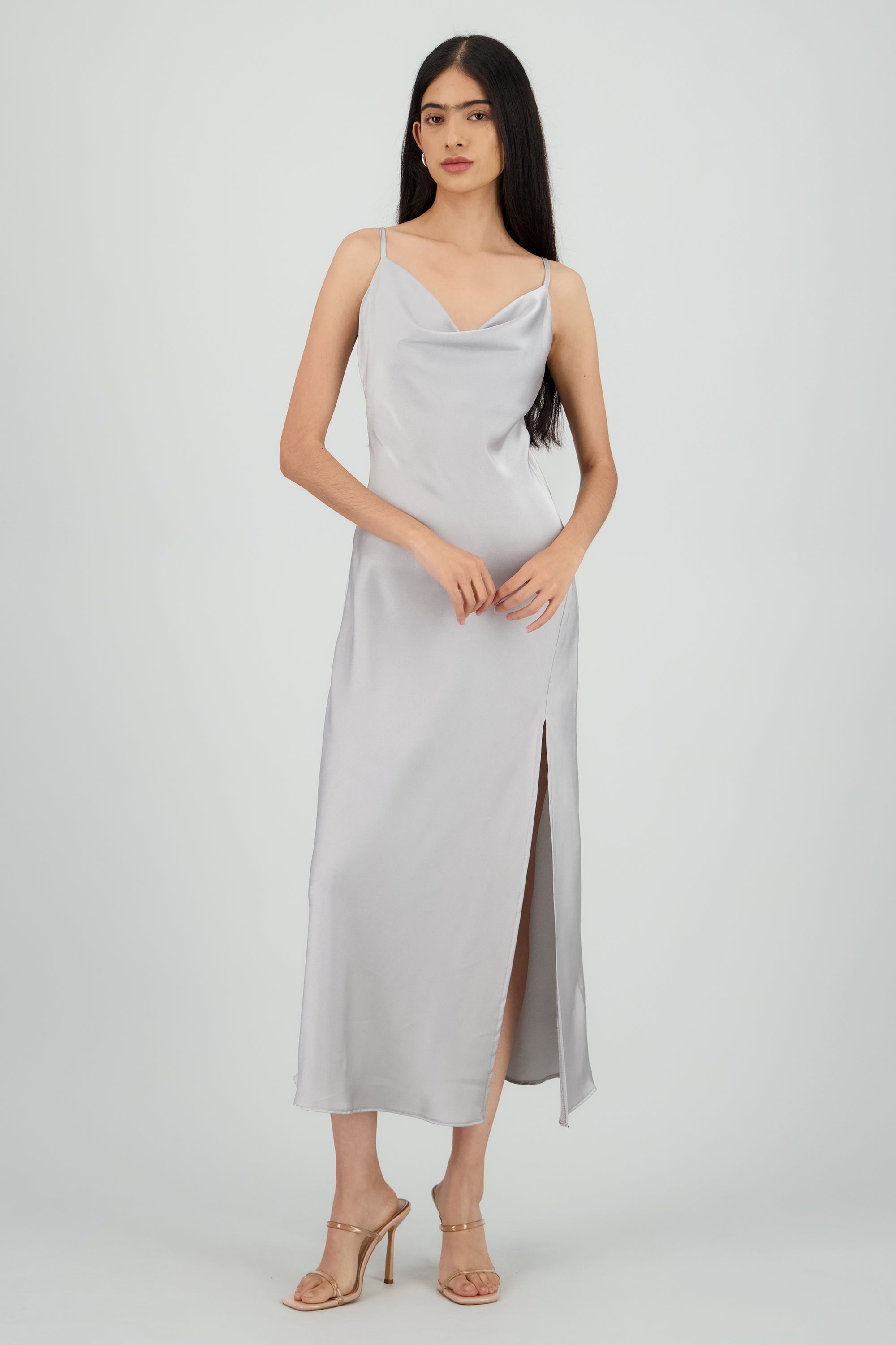 Vestido maxi satin escote columpio PLATA