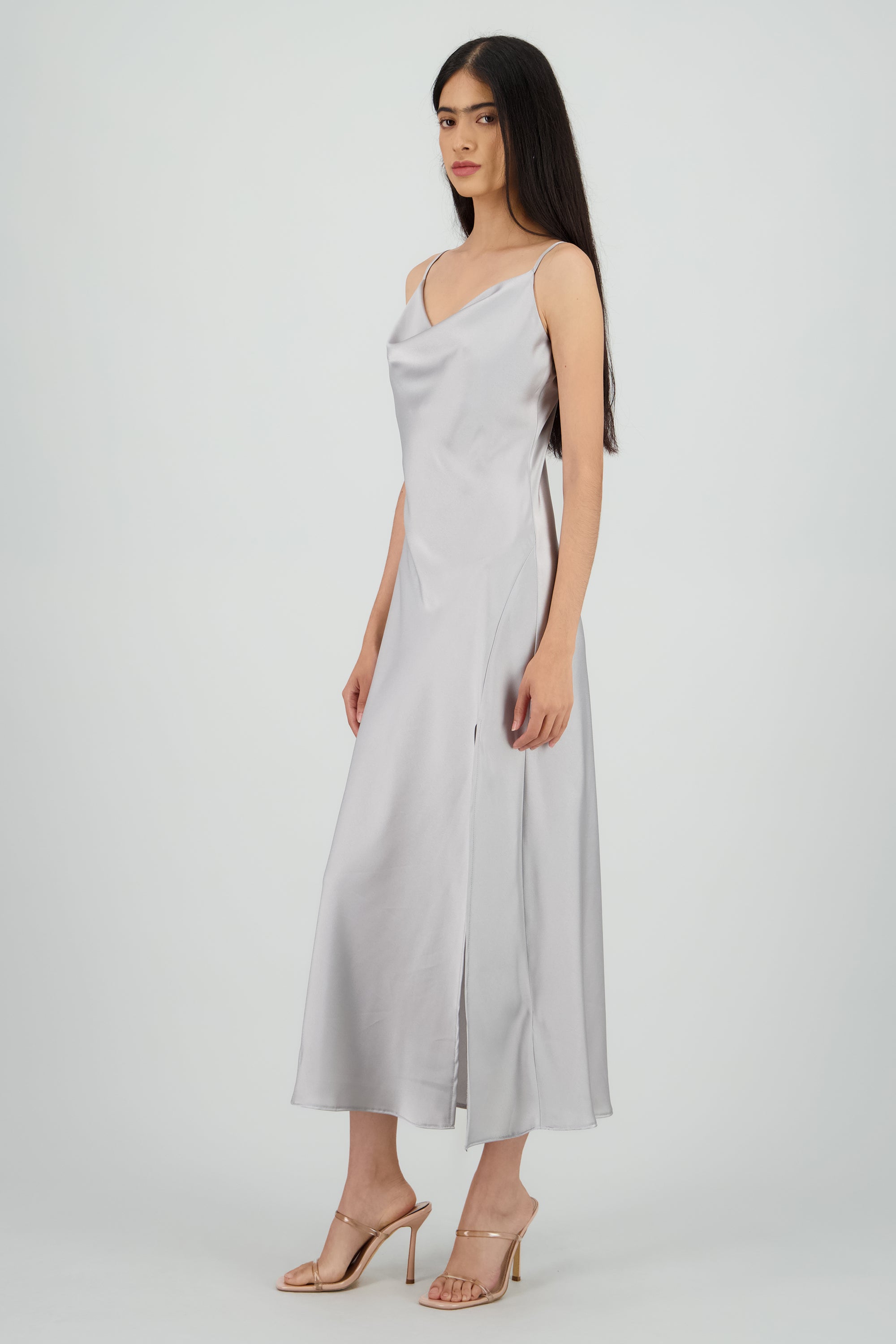 Vestido maxi satin escote columpio PLATA