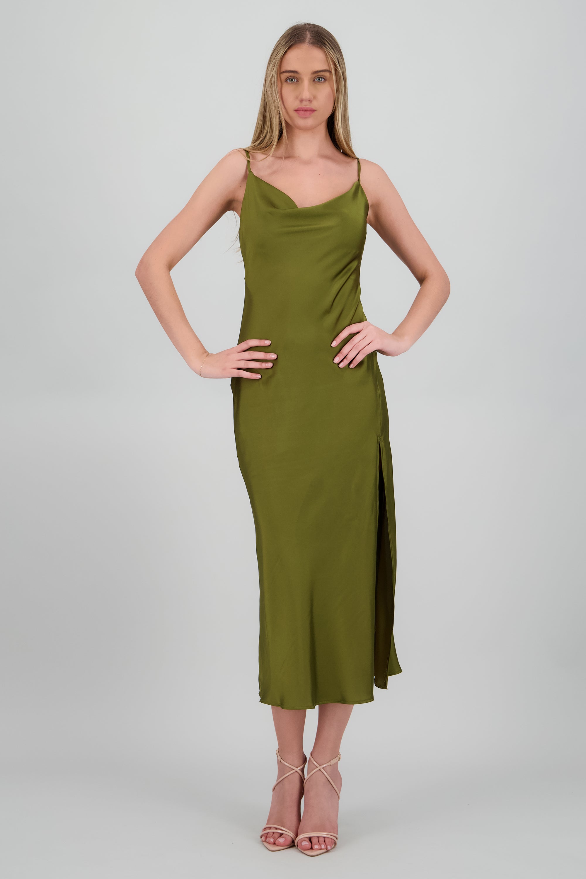 Vestido maxi satin escote columpio OLIVO