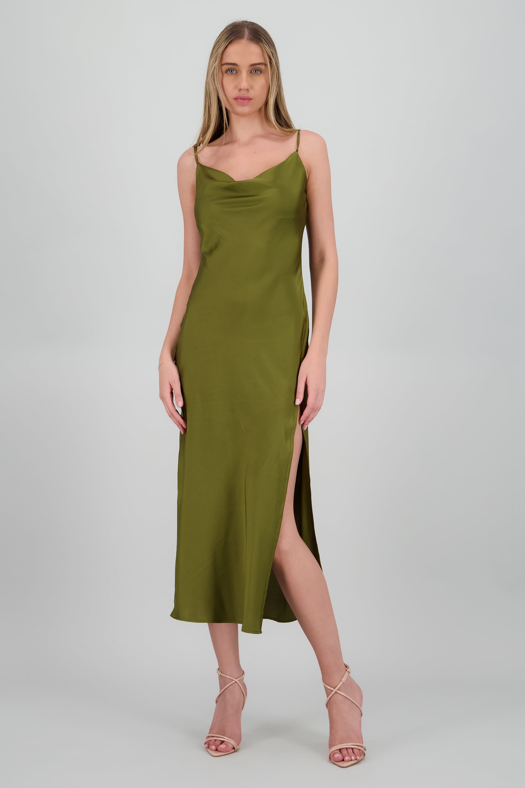 Vestido maxi satin escote columpio OLIVO