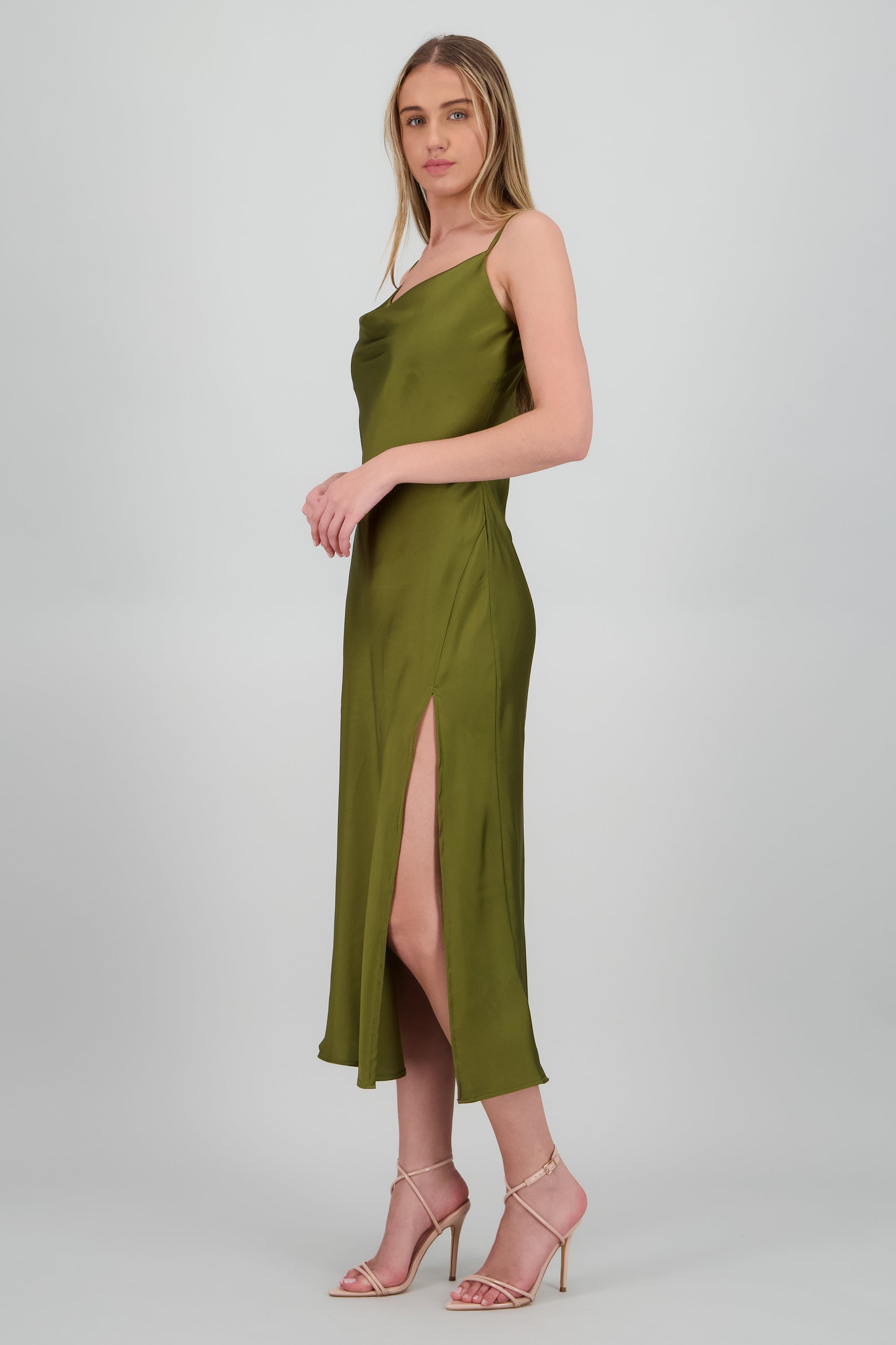 Vestido maxi satin escote columpio OLIVO