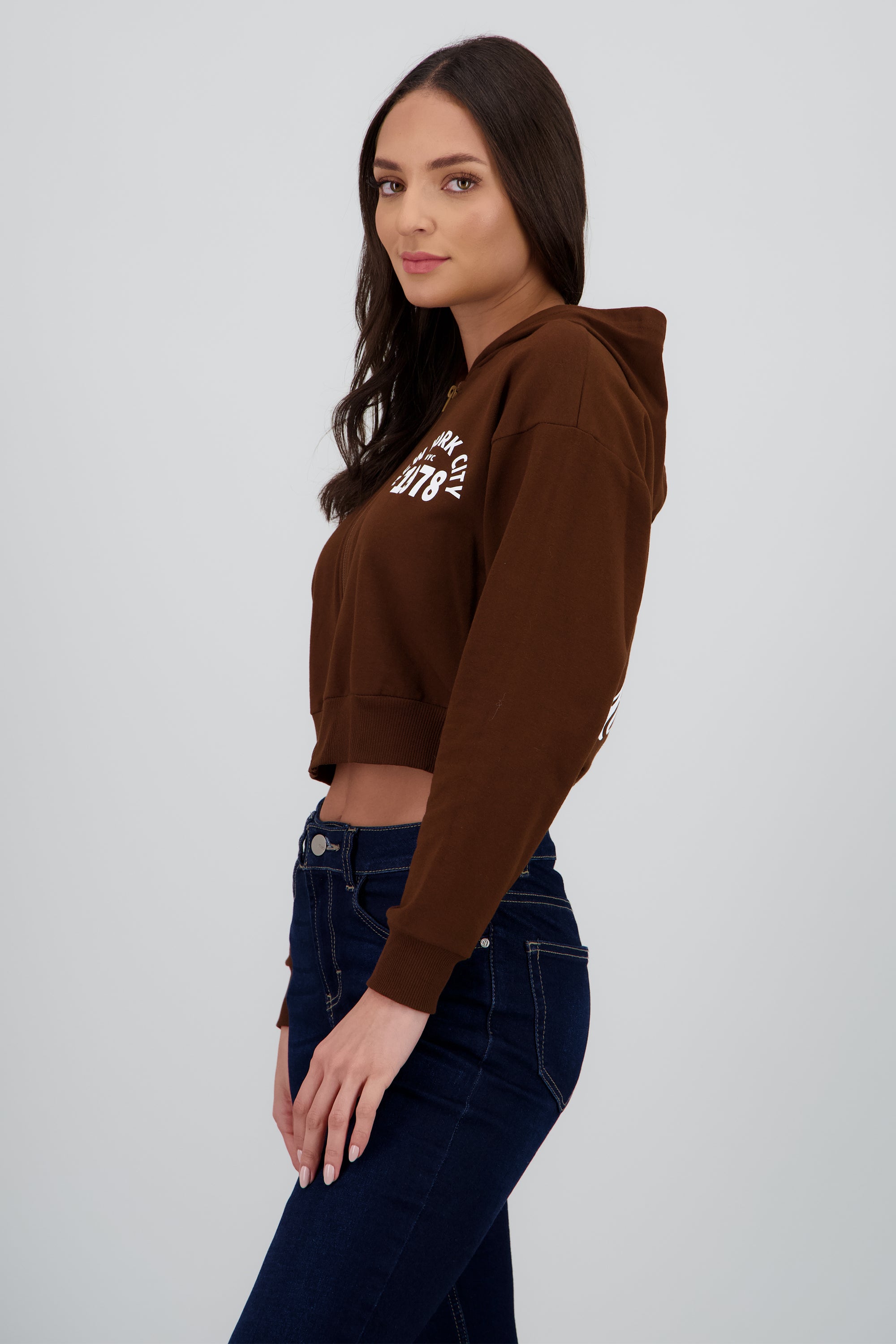 Sudadera crop cierre new york CHOCOLATE