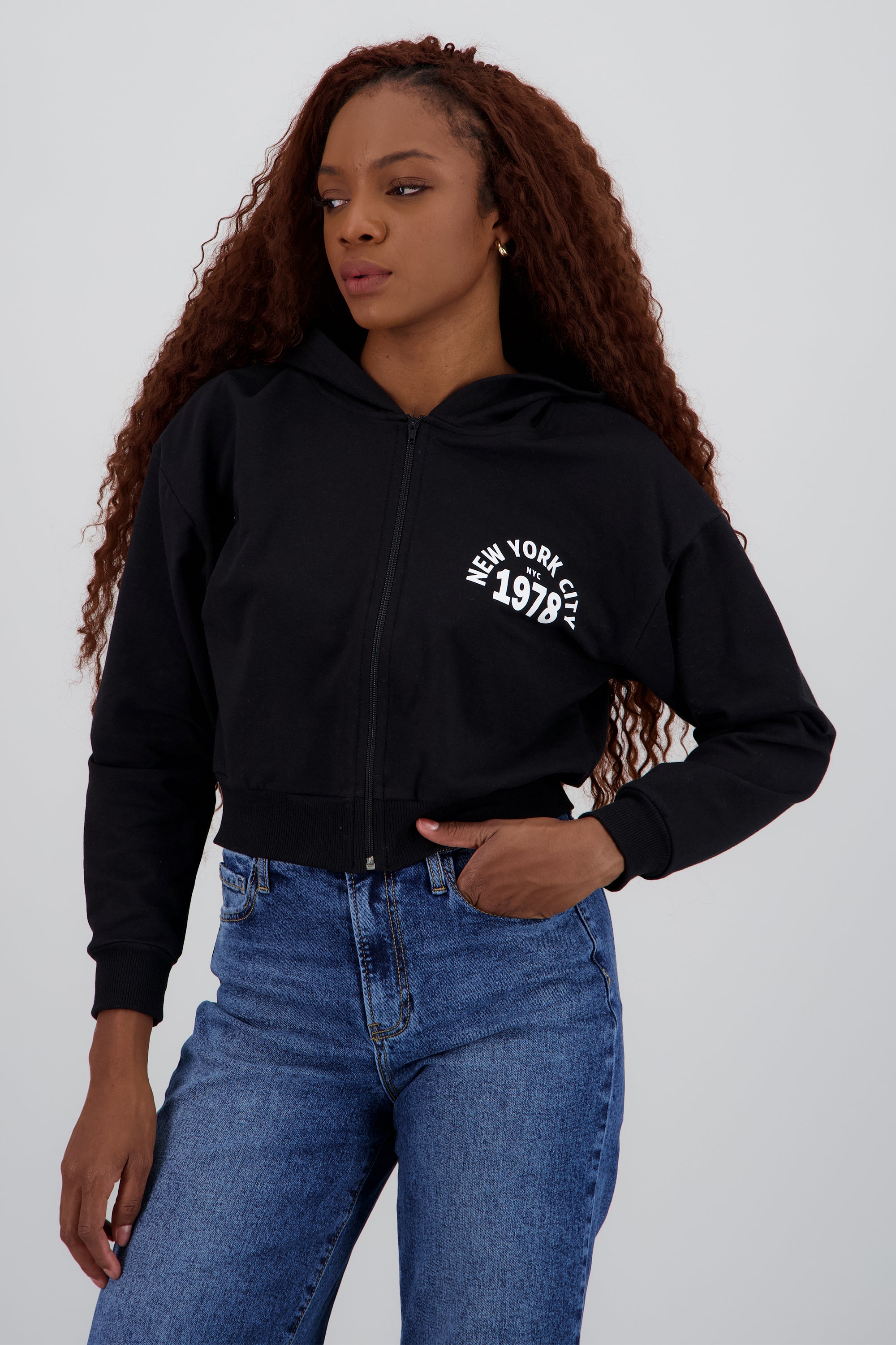 Sudadera crop cierre new york NEGRO