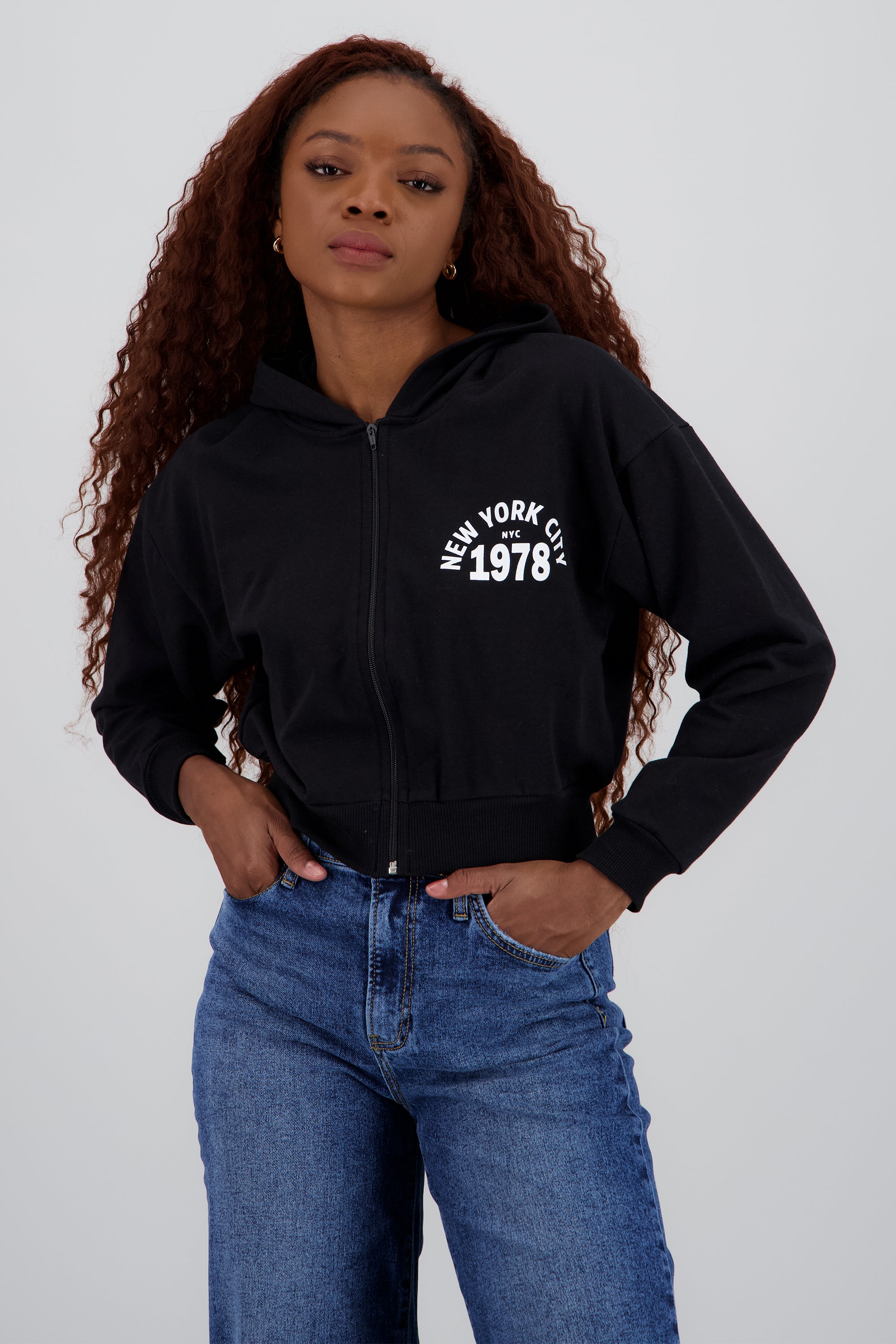 Sudadera crop cierre new york NEGRO