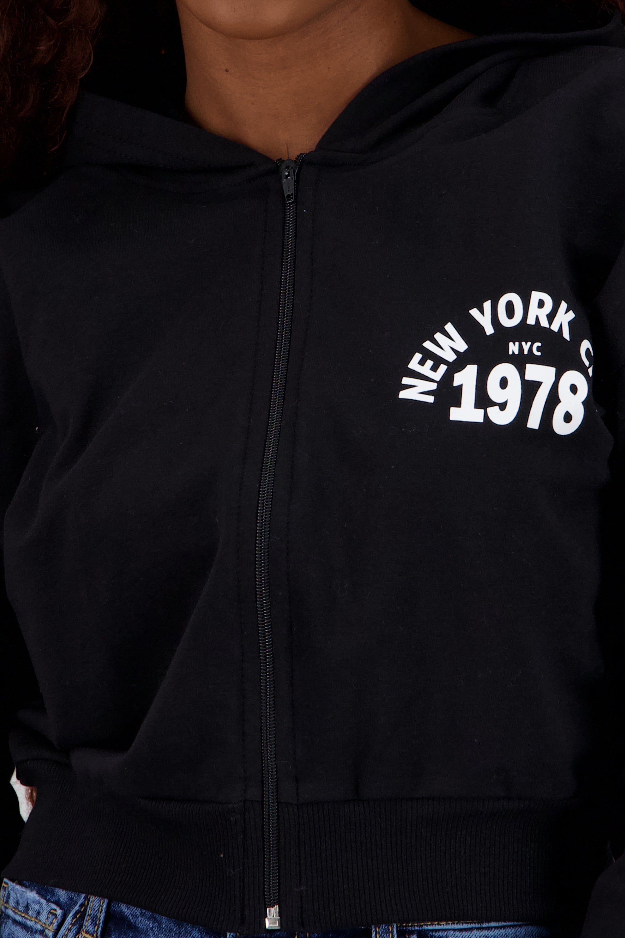 Sudadera crop cierre new york NEGRO