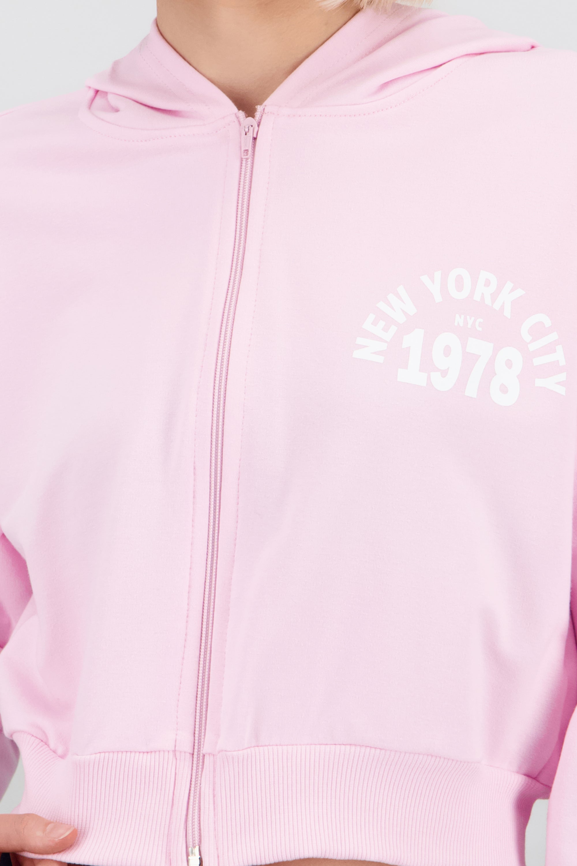 Sudadera crop cierre new york ROSA PASTEL