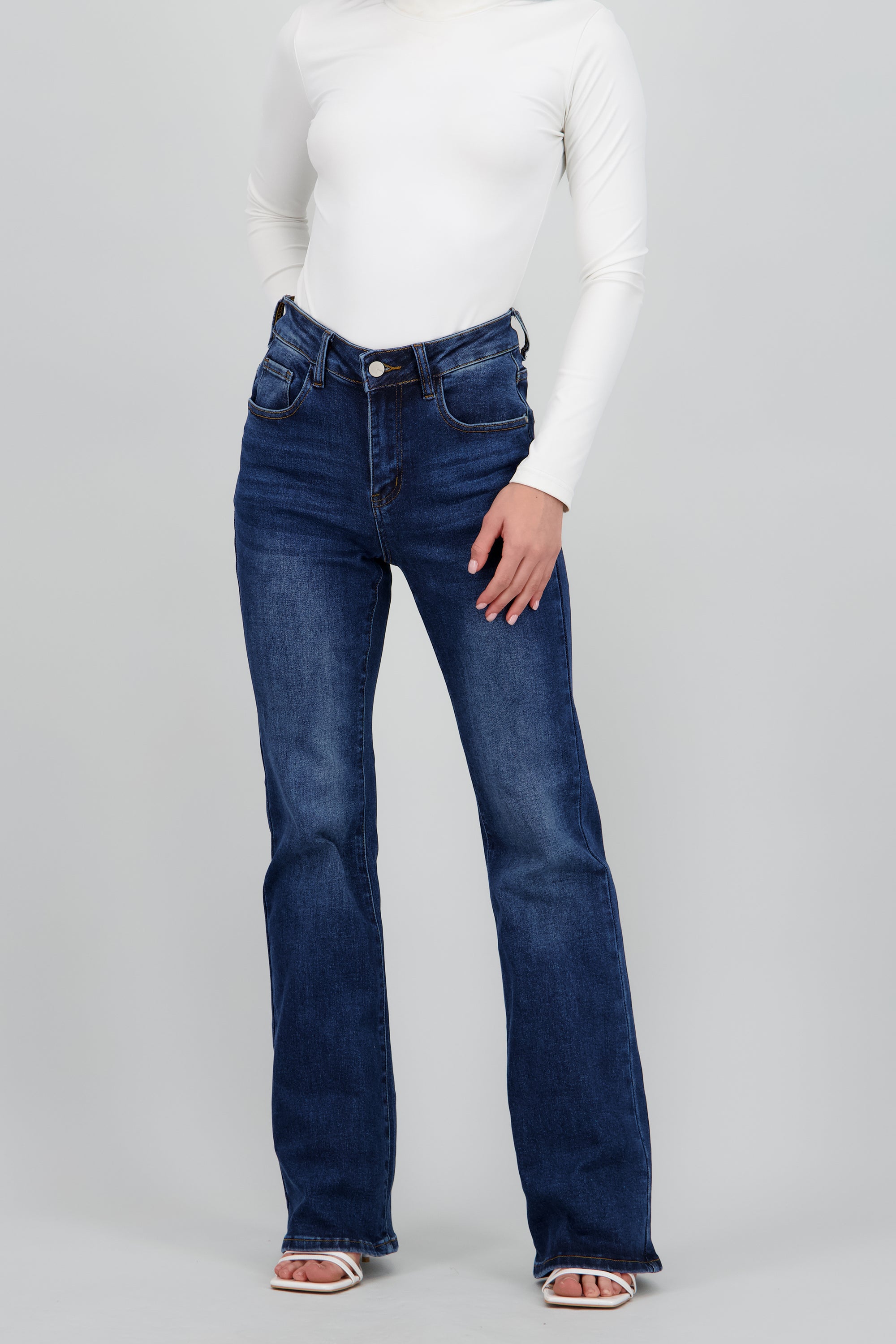 Jeans flare amplios DARK WASH
