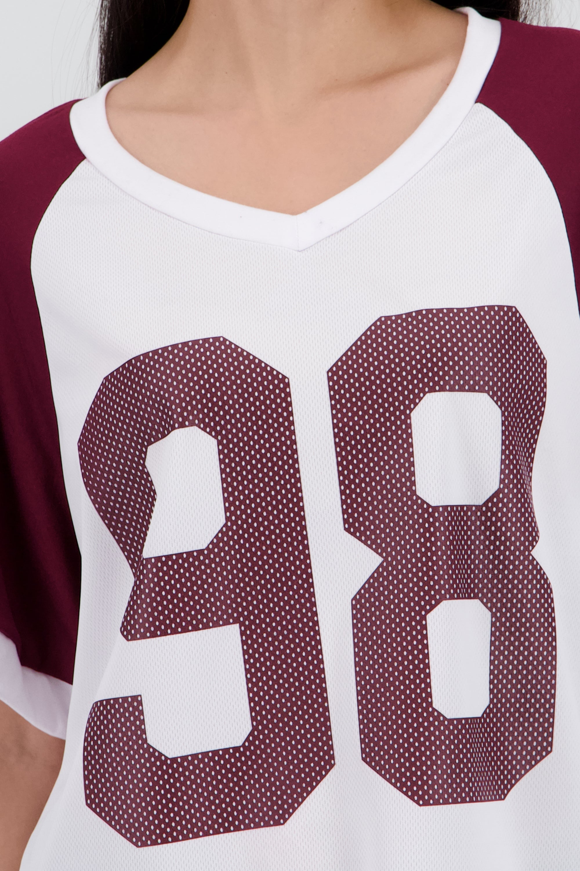 Playera oversized numero contraste VINO COMBO